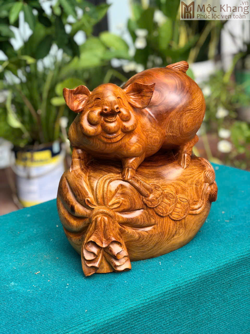 Heo-Go-Huong-Van-Chun-Sun-Cam-Cao-32-Ngang-29-Sau-19-cm-1.jpg Heo Gỗ Hương Vân Chun Sụn Cẩm