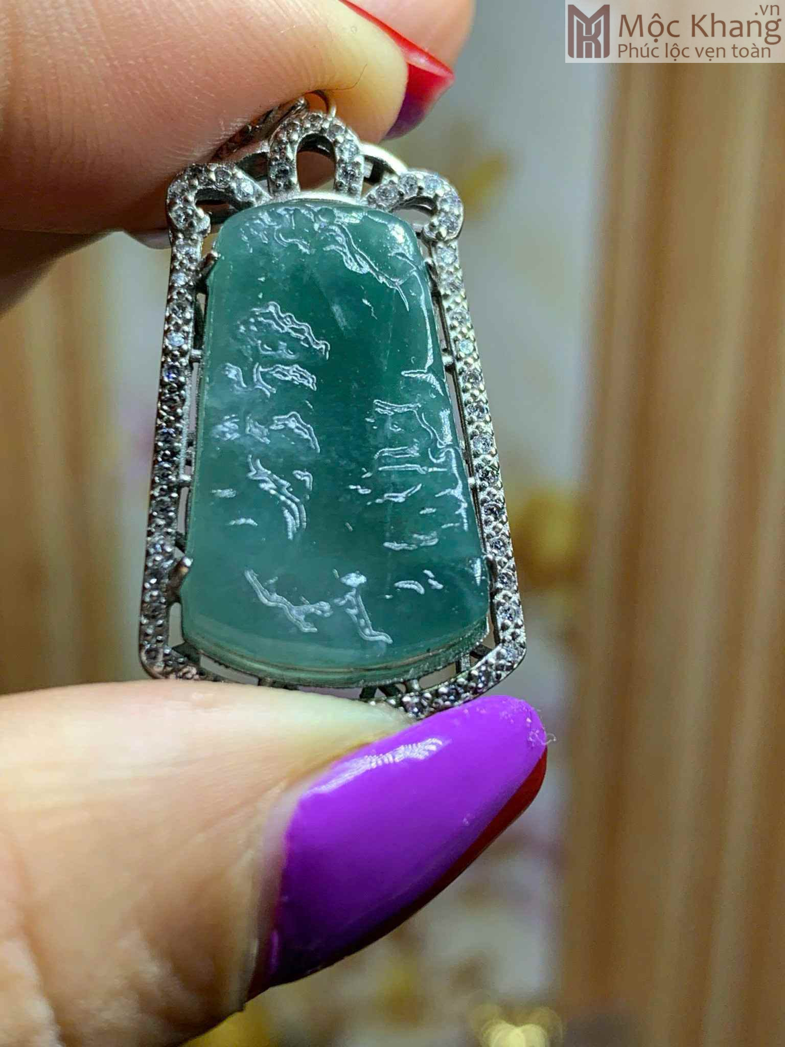 Mat-Day-Chuyen-Da-Cam-Thach-Jadeite-Cao-226-cm-Ngang-119-cm-Sau-034-cm-Can-Nang-49-g-2.jpg Mat Day Chuyen Da Cam Thach Jadeite Cao 226 cm Ngang 119 cm Sau 034 cm Can Nang 49 g 2