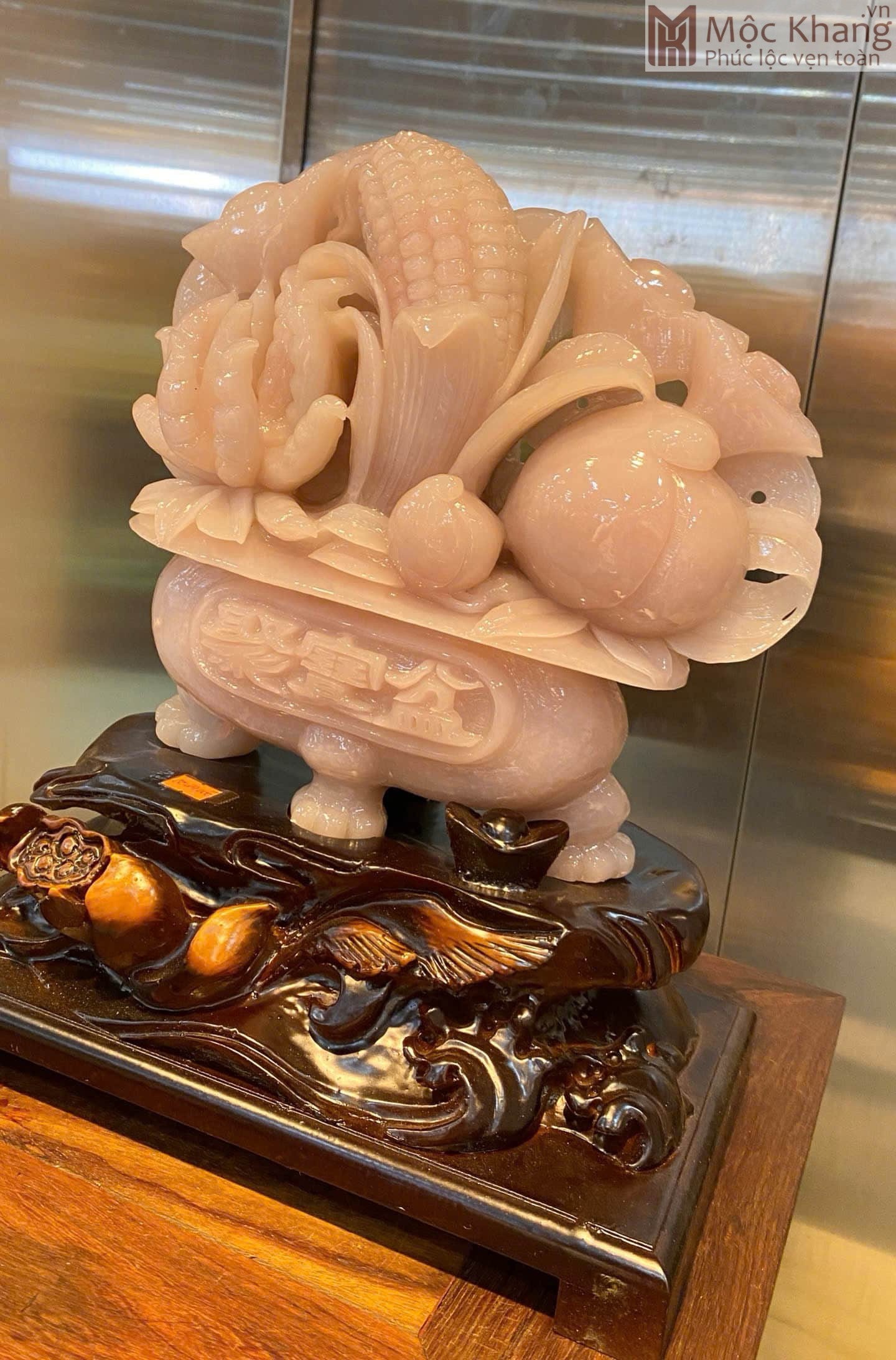 Tac-Pham-Ngoc-Serpentine-Cao-26-cm-Ngang-29-cm-1.jpg Tac Pham Ngoc Serpentine Cao 26 cm Ngang 29 cm 1