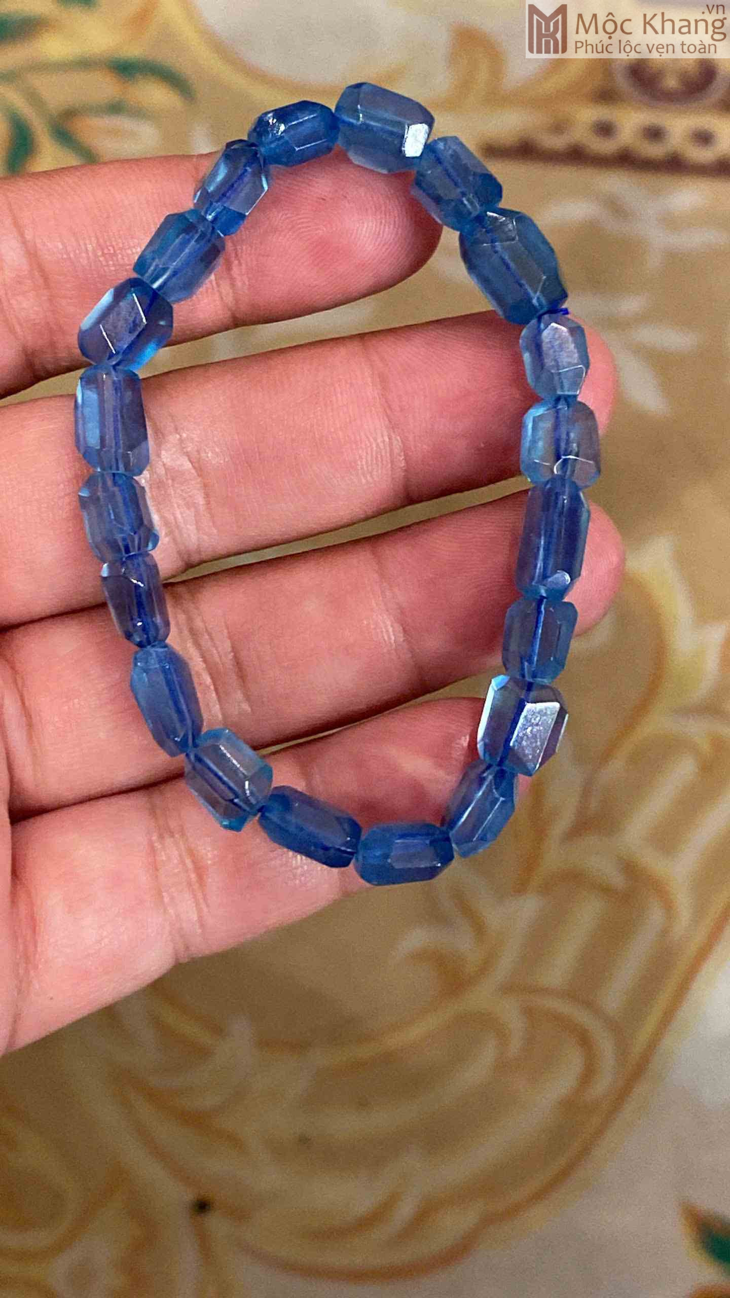 Vong-Tay-Da-Aquamarine-Duong-Kinh-0.7-cm-Can-Nang-13.9-g-3.jpg Vong Tay Da Aquamarine Duong Kinh 0.7 cm Can Nang 13.9 g 3