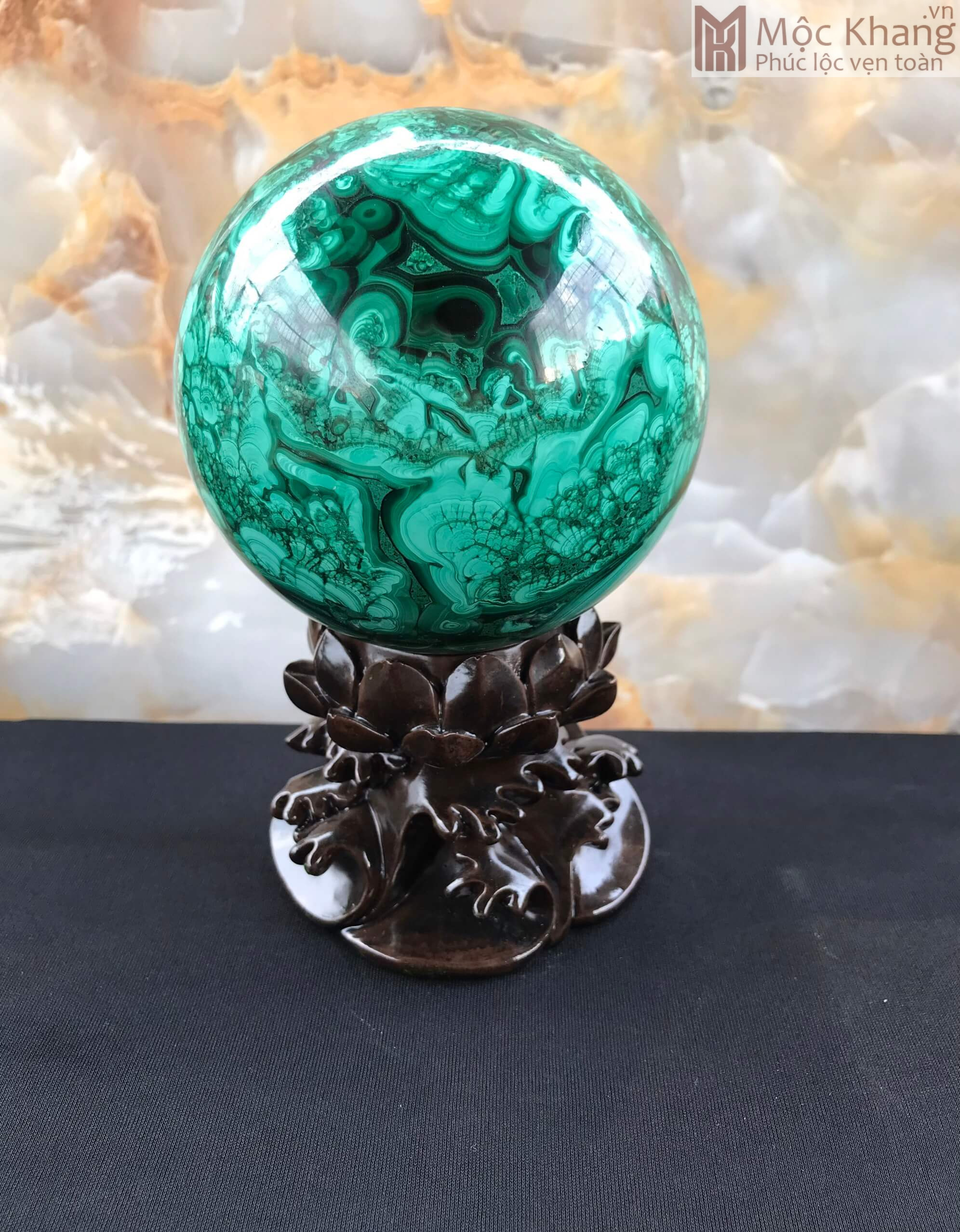 bi-cau-da-khong-tuoc-malachite-duong-kinh-hat-10-cm-nang-17kg-3.jpg Bi Cầu Đá Khổng Tước (Malachite)