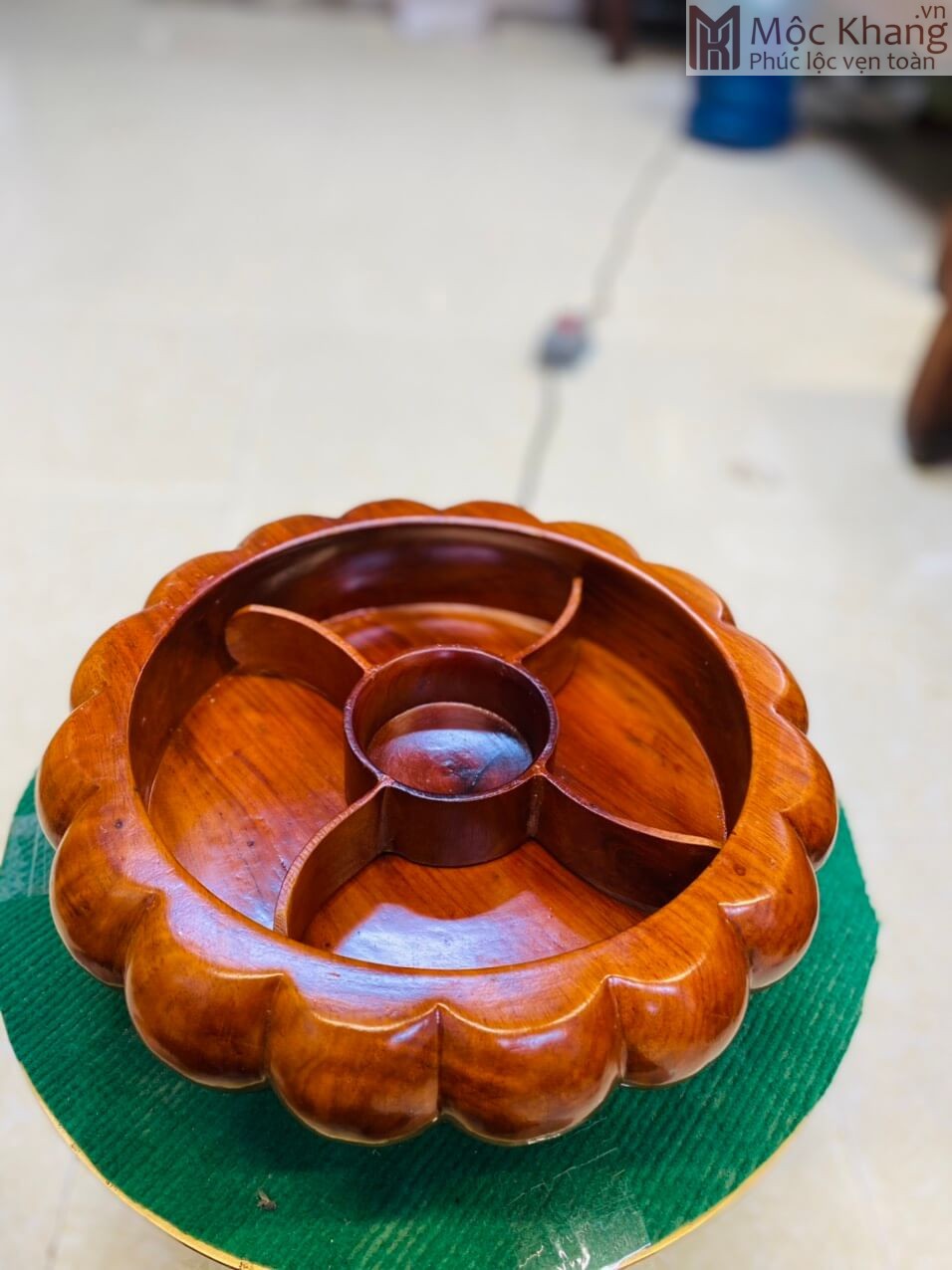 khay-qua-bi-ngo-thinh-vuong-go-huong-cao-18-duong-kinh-30cm-3.jpg khay qua bi ngo thinh vuong go huong cao 18 duong kinh 30cm 3