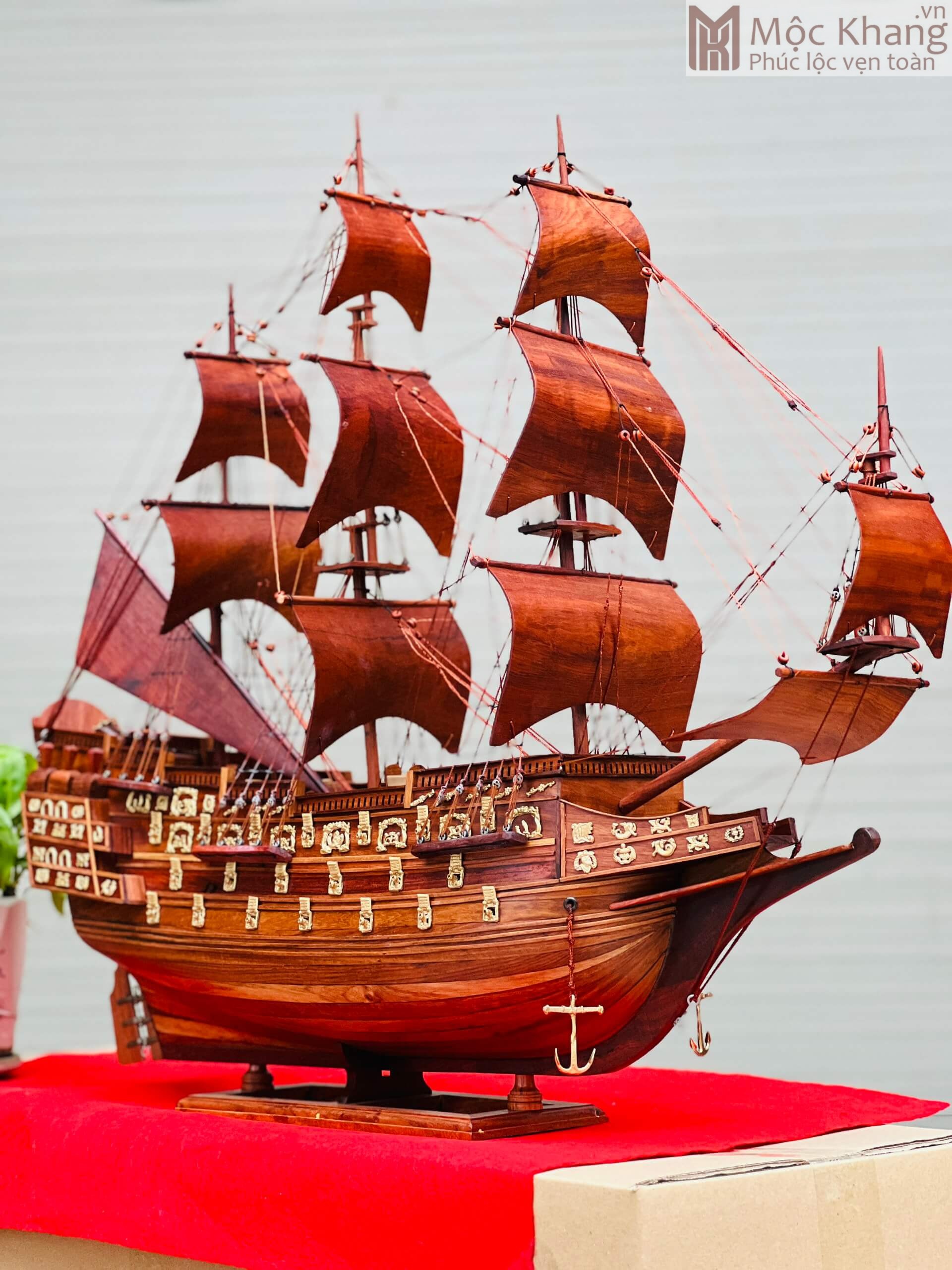 tac-pham-thuan-buom-xuoi-gio-go-huong-cao-70-ngang-65-sau-15cm-1.jpg Tác Phẩm Thuận Buồm Xuôi Gió Gỗ Hương
