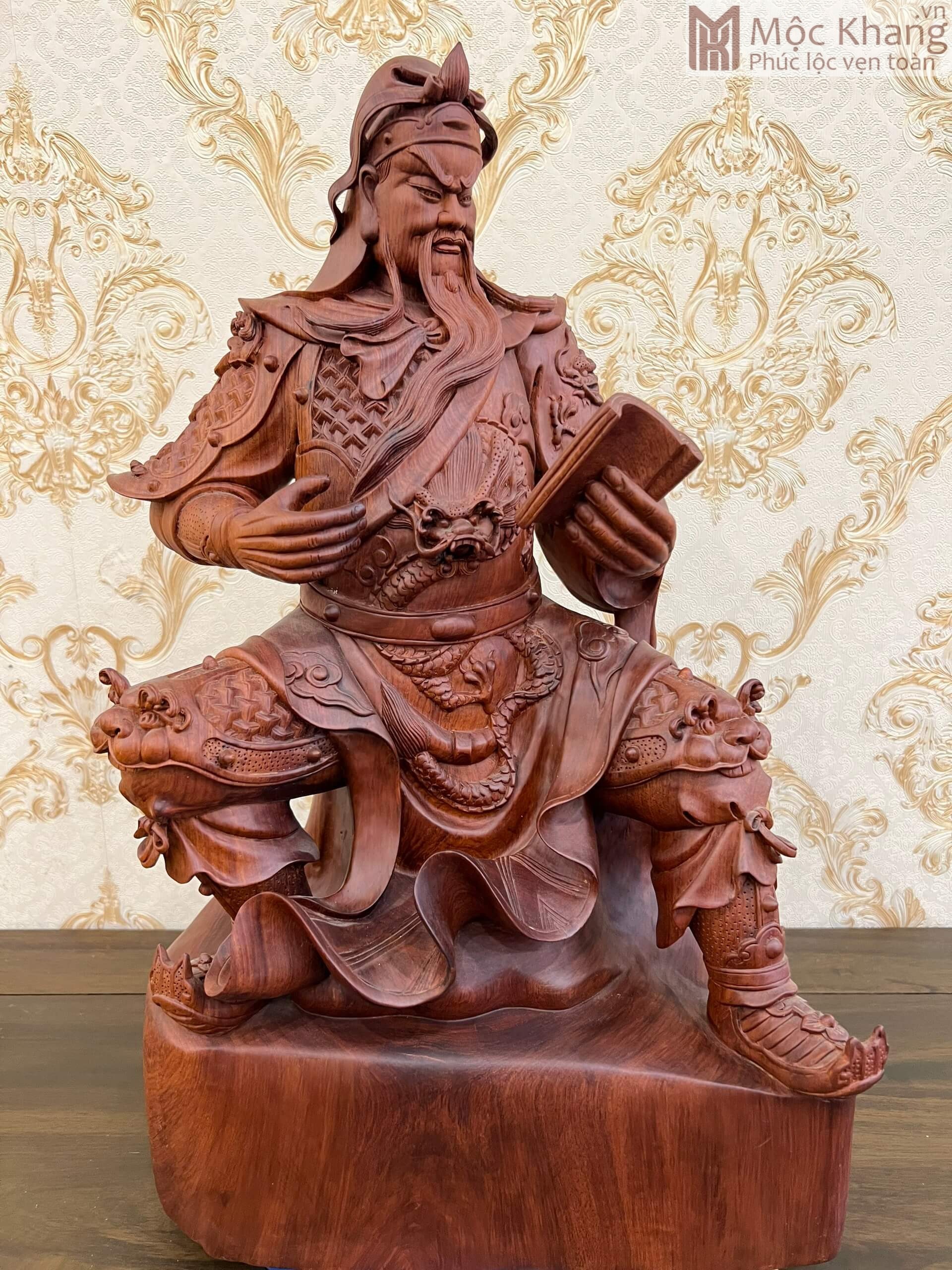tuong-quan-cong-go-huong-cao-50-ngang-30-sau-25-cm-3.jpg Tượng Quan Công Gỗ Hương
