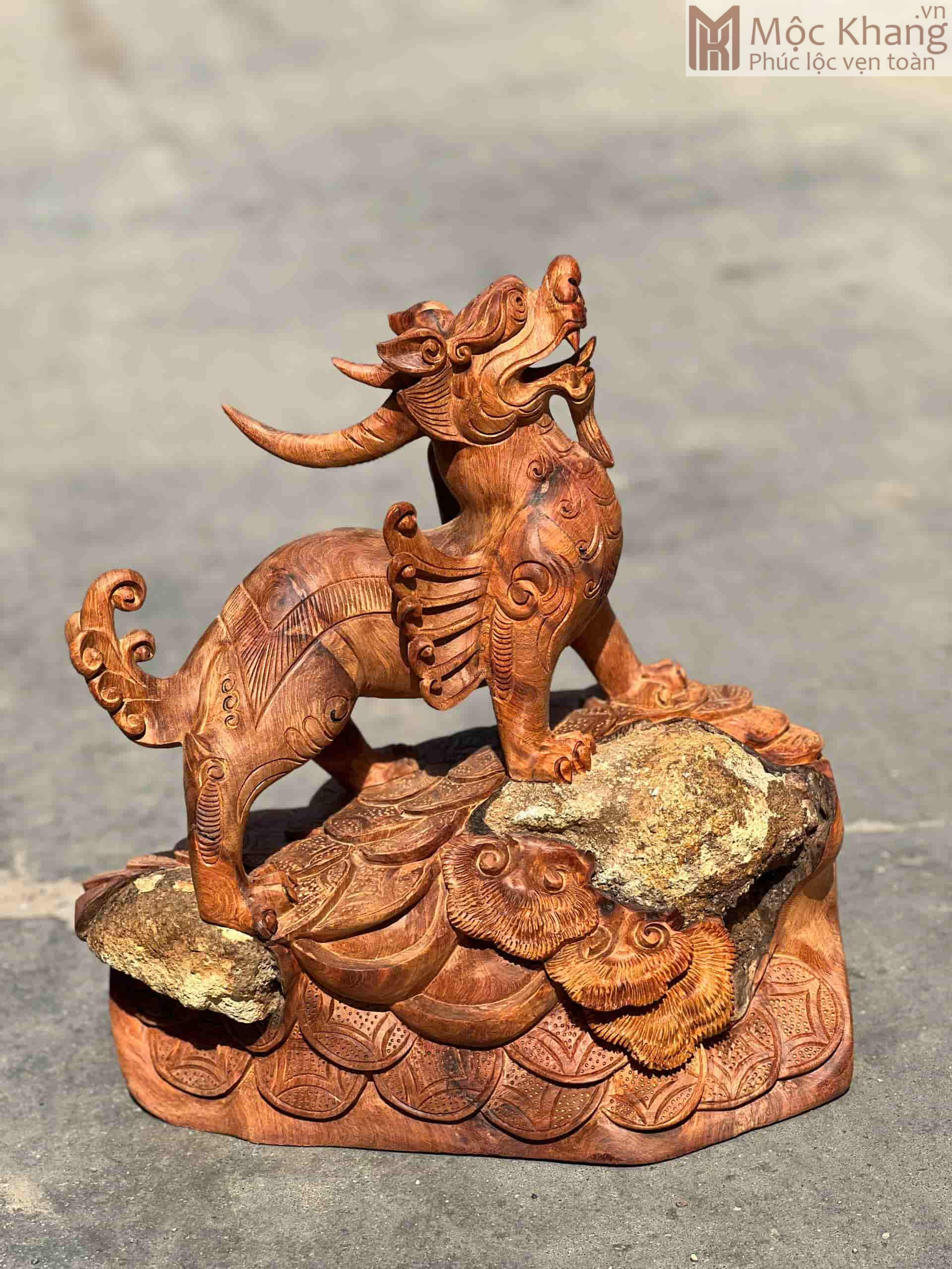 tuong-ty-huu-go-huong-cao-46-ngang-42-sau-24-cm-2-min.jpg tuong ty huu go huong cao 46 ngang 42 sau 24 cm 2 min