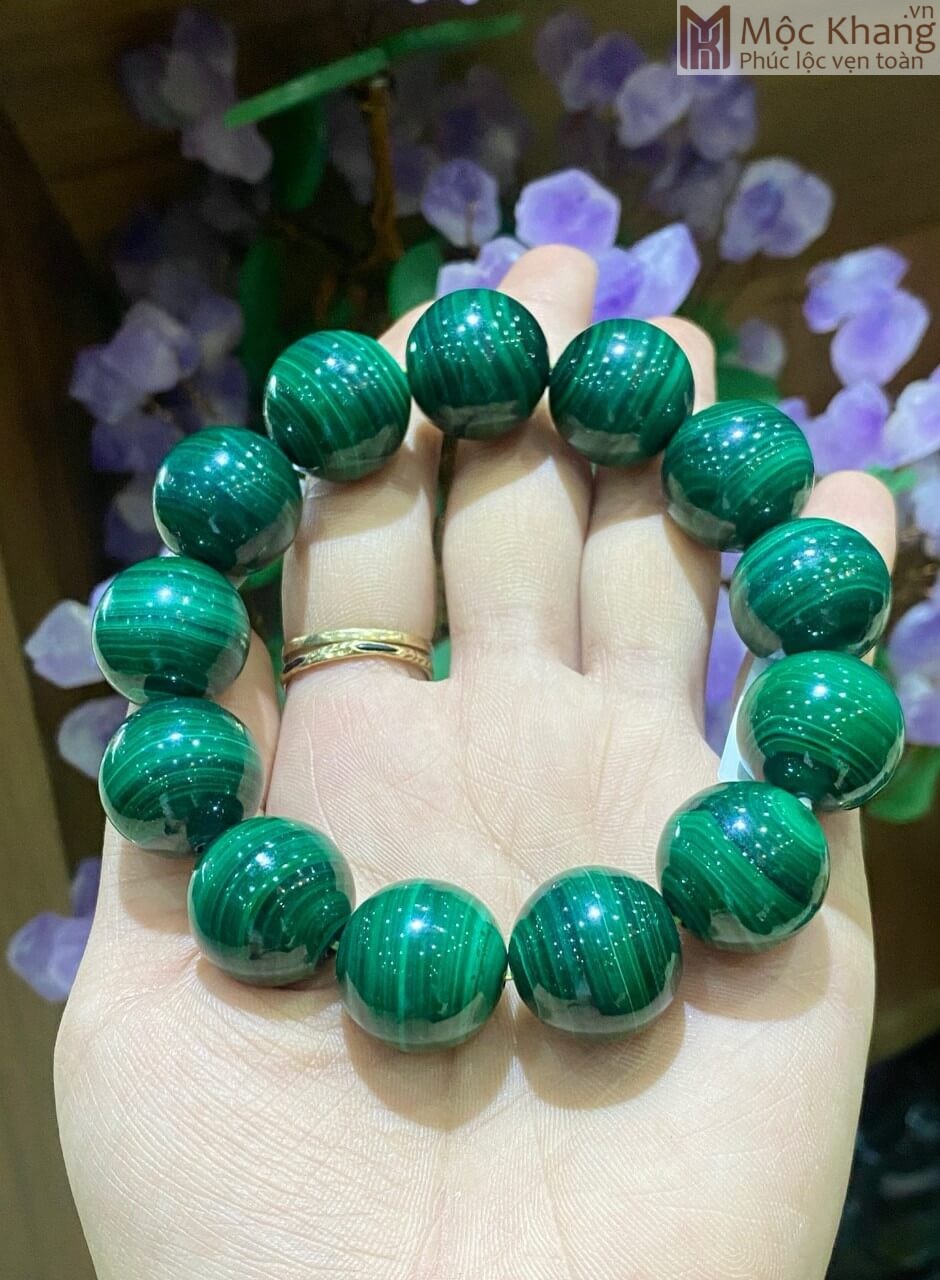 vong-tay-da-khong-tuoc-malachite-duong-kinh-18mm-2.jpg Vòng Tay Đá Khổng Tước (Malachite)