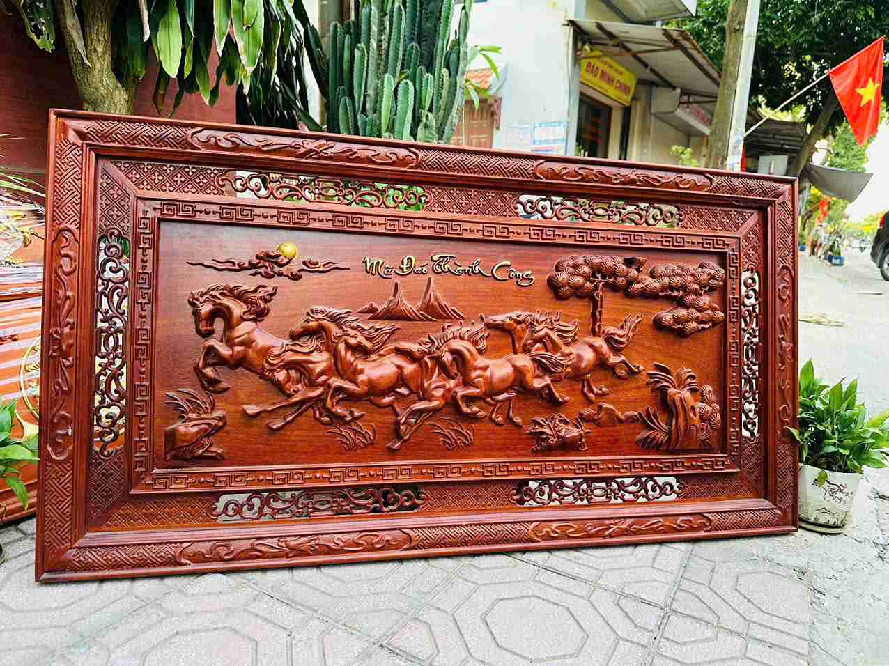 Tranh Mã Đáo Thành Công Gỗ Hương Cao 127 Ngang 67 Sâu 4 (cm) (1)