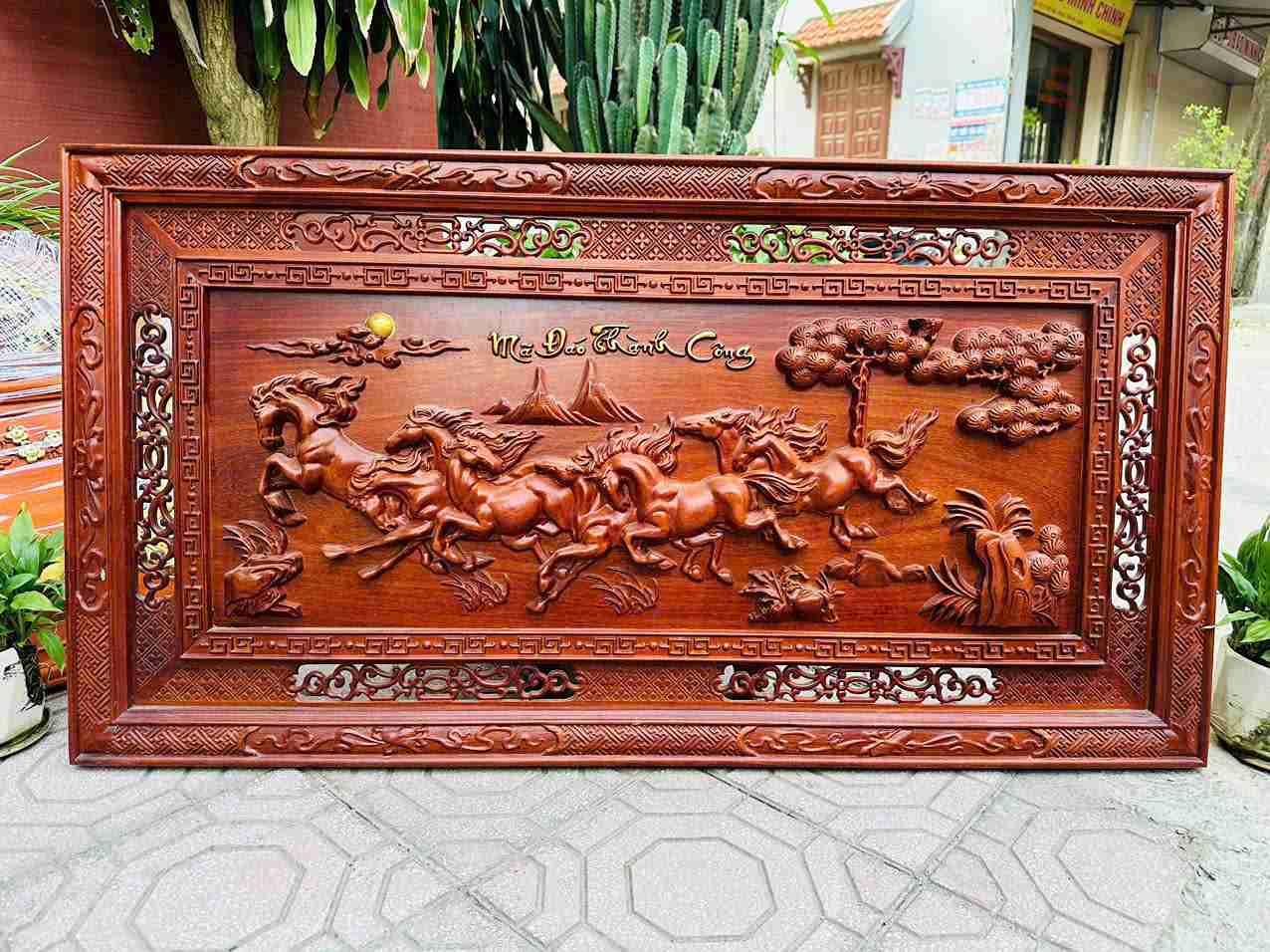 Tranh Mã Đáo Thành Công Gỗ Hương Cao 127 Ngang 67 Sâu 4 (cm) (3) Tranh Mã Đáo Thành Công Gỗ Hương