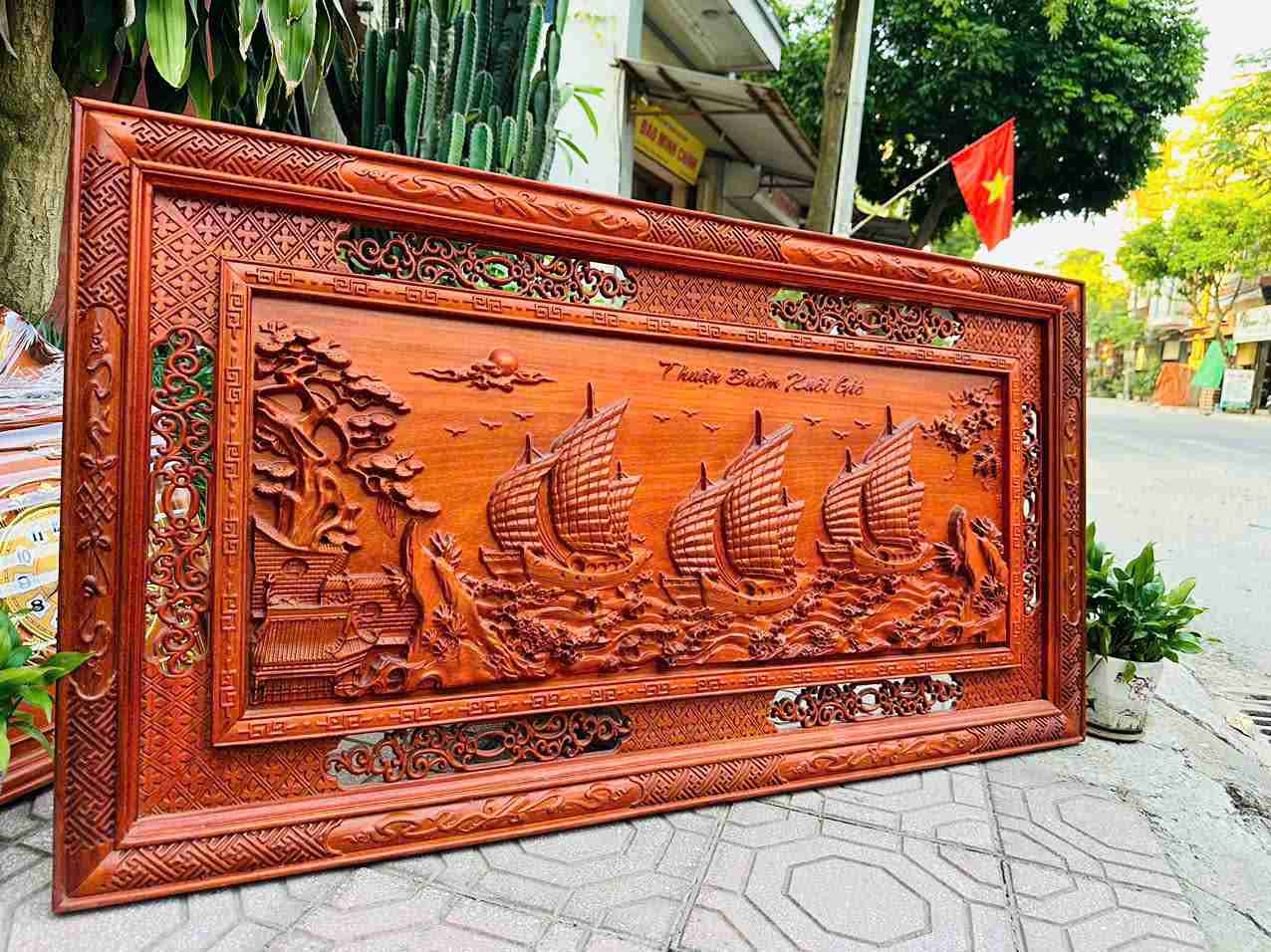 Tranh Thuận Buồm Xui Gió Gỗ Hương Cao 127 Ngang 67 Sâu 4 (cm) (3)