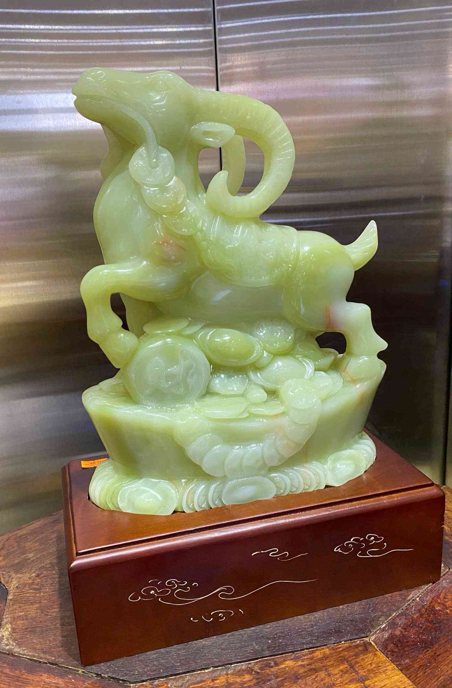 Tượng Dê Ngọc Onyx Cao 29 Ngang 24 (cm) (2) Tuong De Ngoc Onyx Cao 29 Ngang 24 cm 2