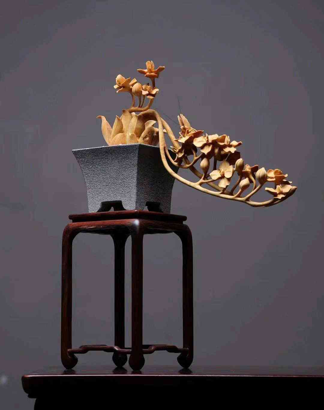 chau-lan-ho-diep-go-hoang-duong-tieu-diep-cao-42-5-ngang-33-5-sau-13cm (6)_6_11zon