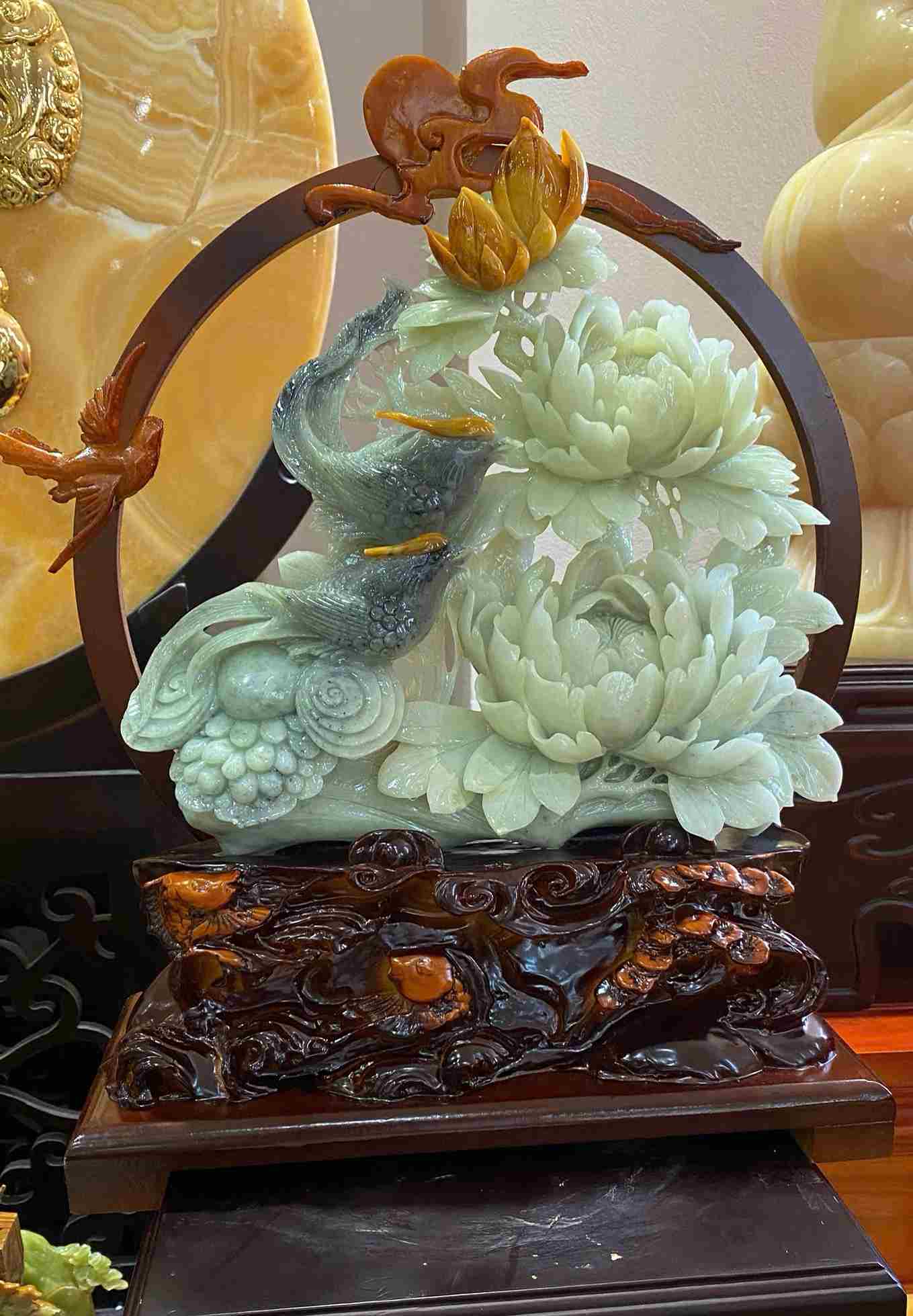 hoa-mau-don-uyen-uong-ngoc-serpentine-cao-35-cm-ngang-32-cm (3)_3_11zon hoa mau don uyen uong ngoc serpentine cao 35 cm ngang 32 cm 3 3 11zon