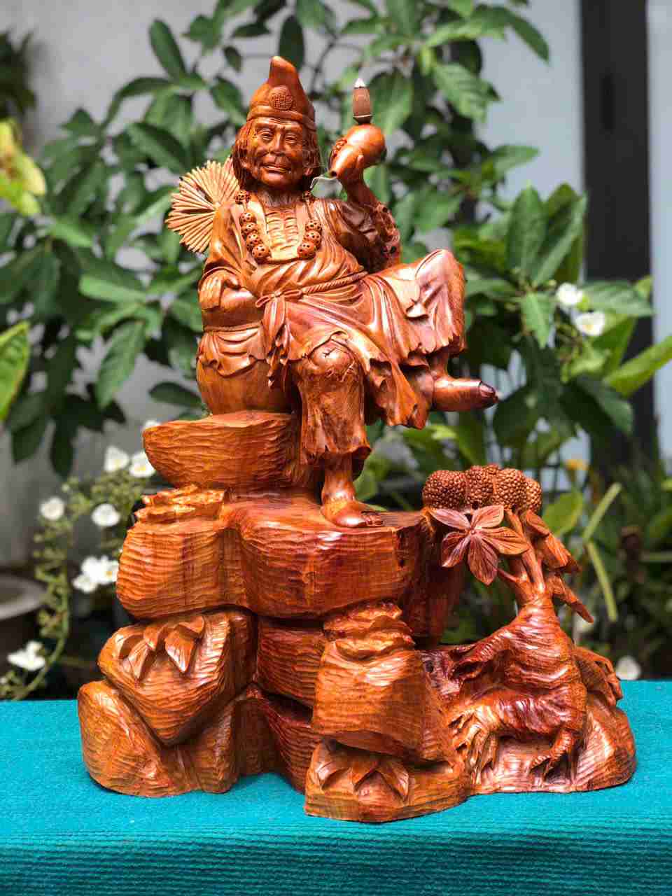 tuong-te-cong-go-huong-cao-62-ngang-48-sau-28-cm (1)_1_11zon Tượng Tế Công Gỗ Hương