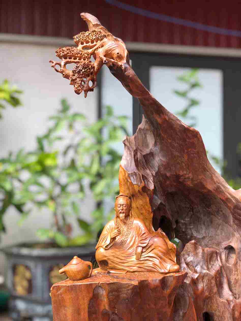 tuong-than-tra-go-xa-xi-cao-86-ngang-45-sau-25cm (5)_5_11zon