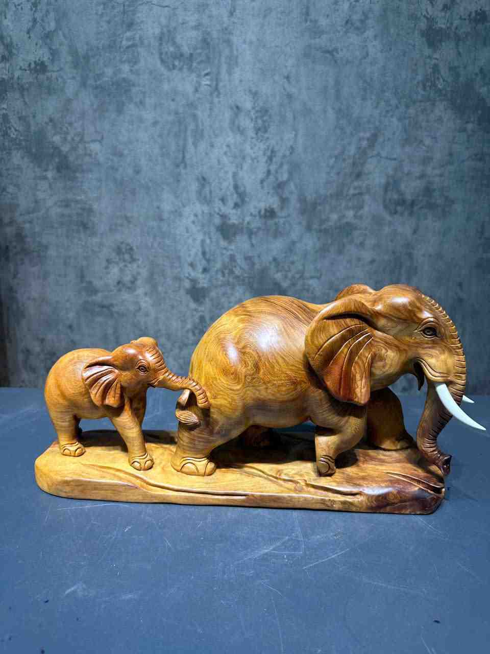 tuong-voi-mau-tu-go-huong-cao-22-ngang-42-sau-14-cm (1)_1_11zon Tượng Voi Mẫu Tử Gỗ Hương