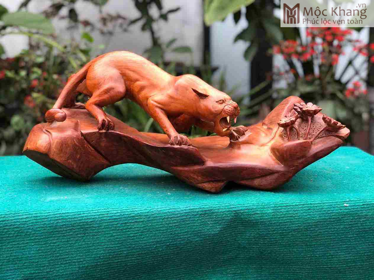 tuong-bao-san-moi-go-huong-cao-25-rong-56-sau-22cm (3)_3_11zon Tượng Báo Săn Mồi Gỗ Hương