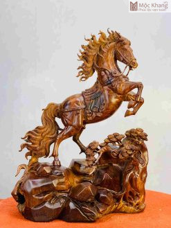 Tượng Ngựa Phong Thủy (Nhất Mã Phi Thiên) Gỗ Cẩm