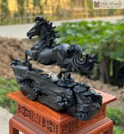 tuong-ngua-phong-thuy-nhat-ma-phi-thien-go-mun-sung-cao-39-ngang-58-sau-16-cm (4) tuong ngua phong thuy nhat ma phi thien go mun sung cao 39 ngang 58 sau 16 cm 4