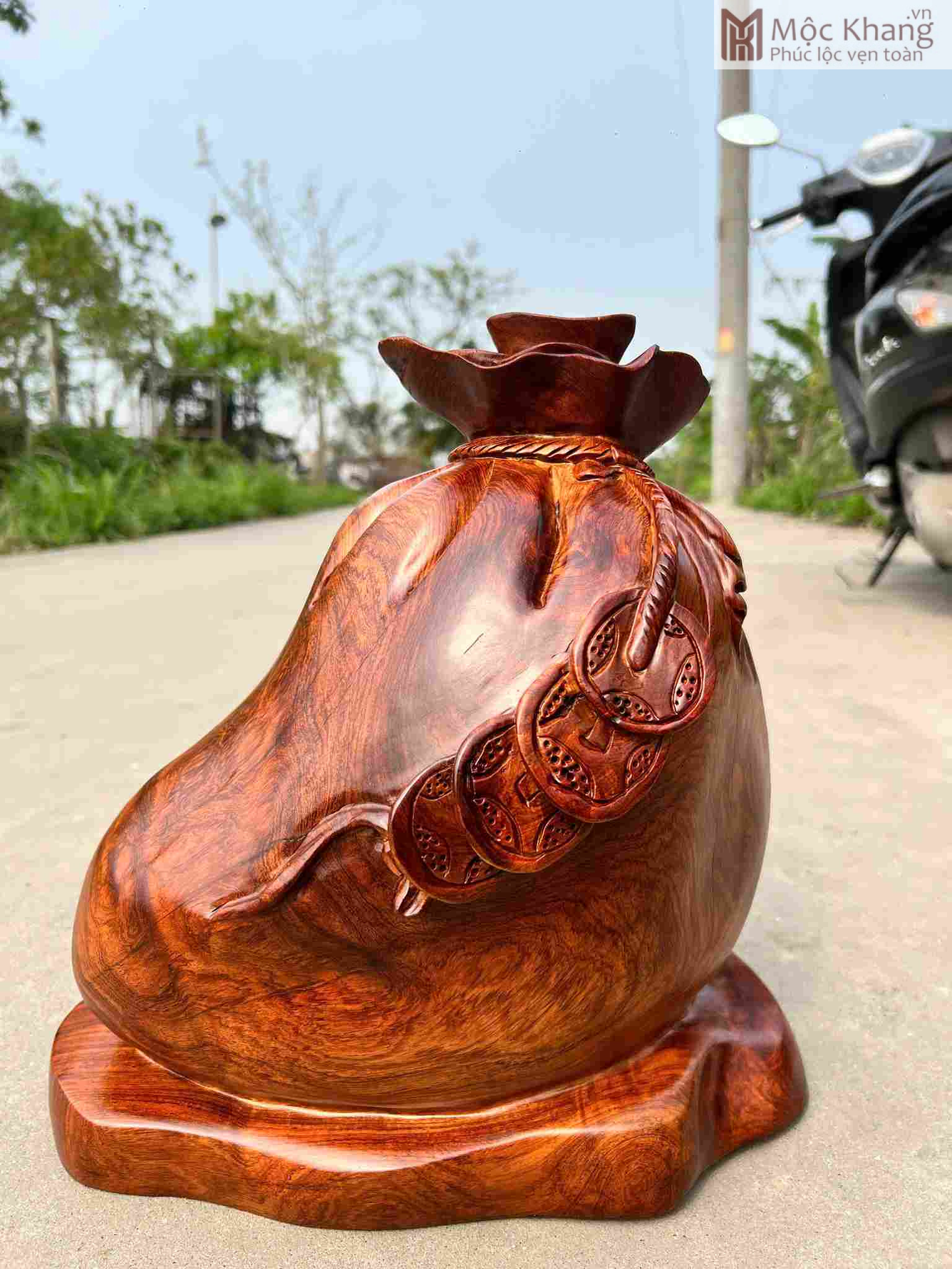 Bao Tiền Tài Lộc Gỗ Hương Cao 35 Ngang 33 Sâu 18 (cm) (1)_1 Bao Tien Tai Loc Go Huong Cao 35 Ngang 33 Sau 18 cm 1 1