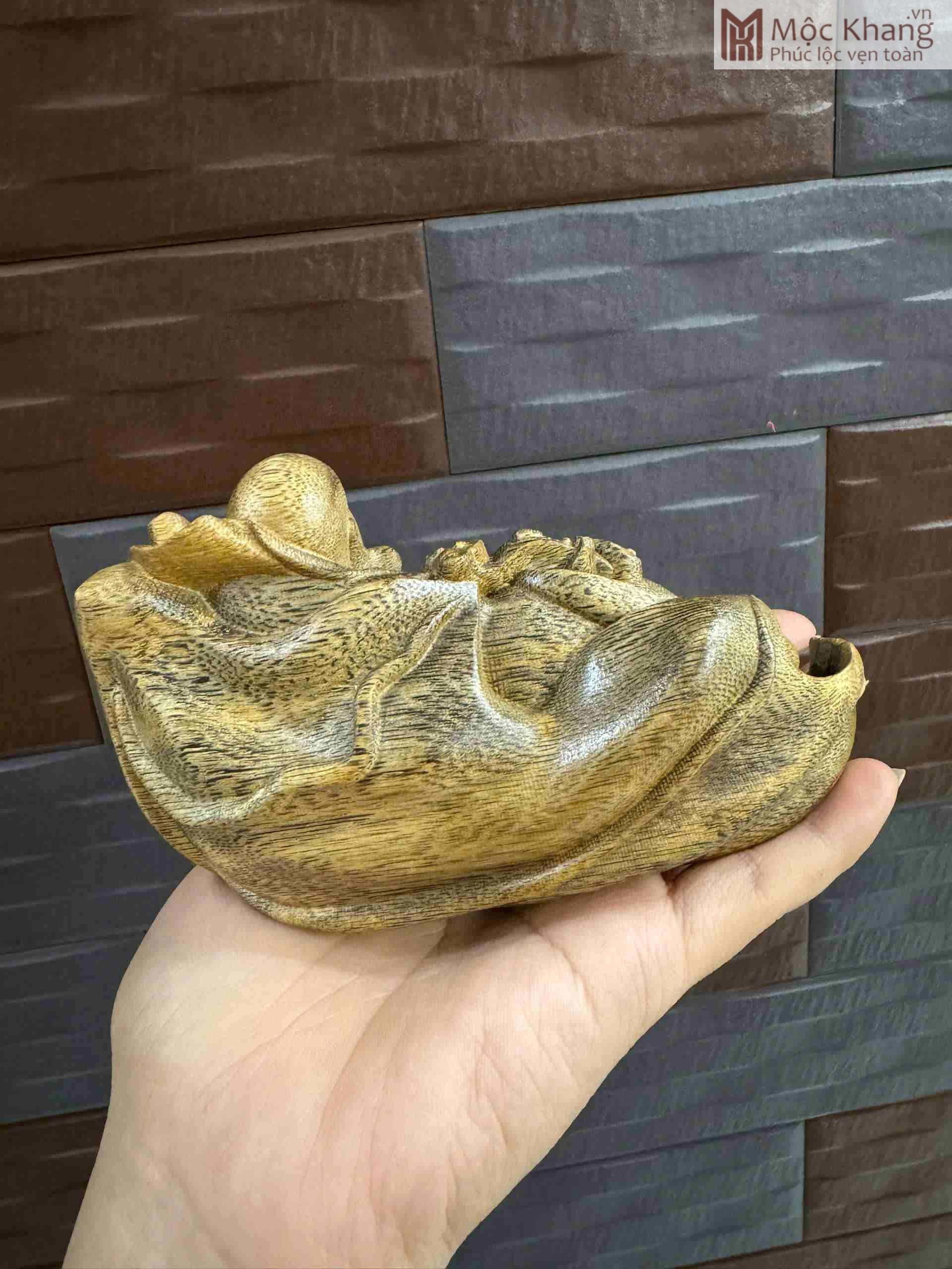 Tượng Di Lặc Trầm Hương Cao 12.8 Ngang 8 (cm) (2)_2 Tuong Di Lac Tram Huong Cao 12.8 Ngang 8 cm 2 2