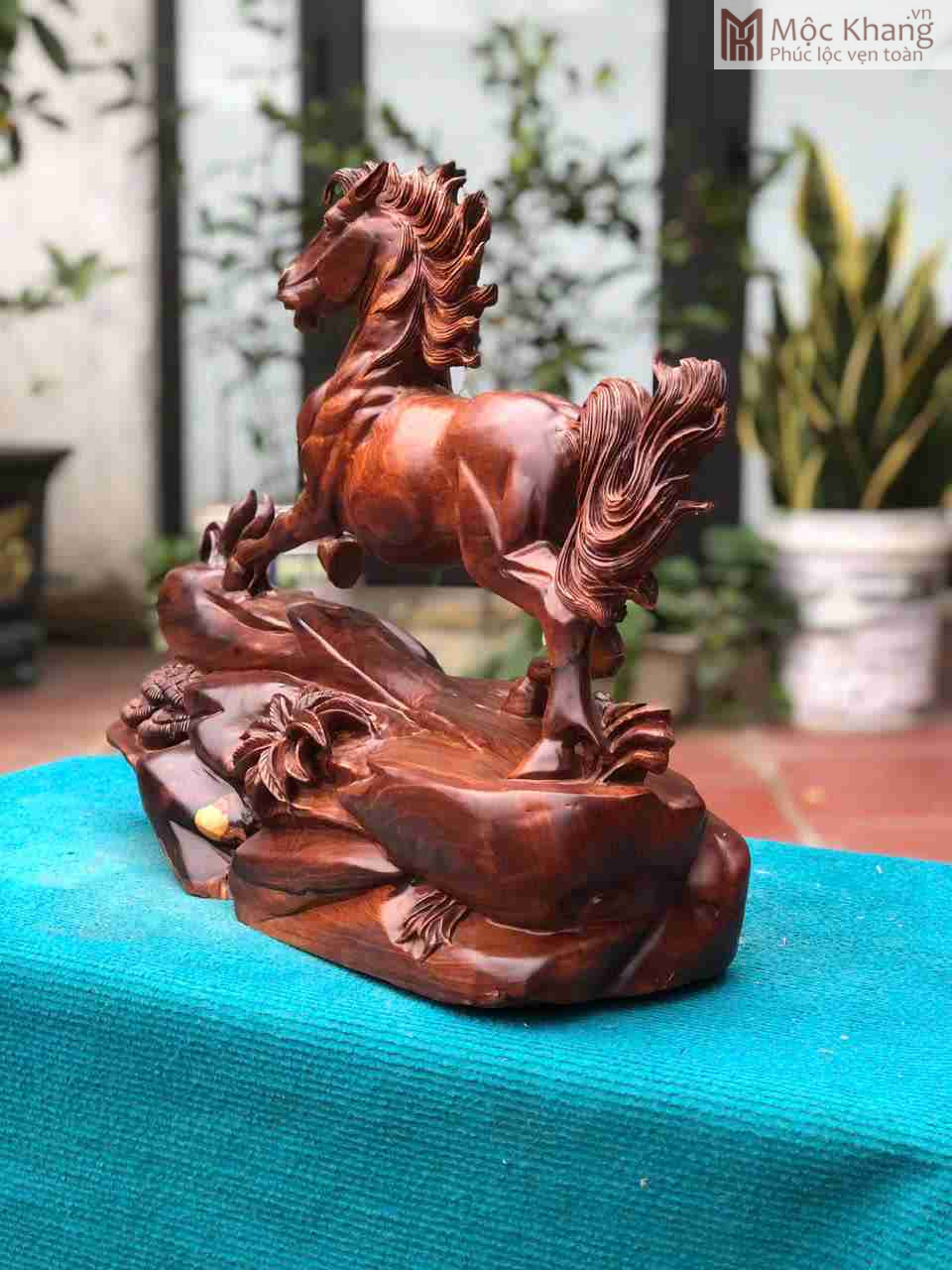 Tượng Ngựa Phong Thủy (Nhất Mã Phi Thiên) Gỗ Cẩm Cao 43 Ngang 58 Sâu 19 (cm) (4)_4 Tuong Ngua Phong Thuy Nhat Ma Phi Thien Go Cam Cao 43 Ngang 58 Sau 19 cm 4 4