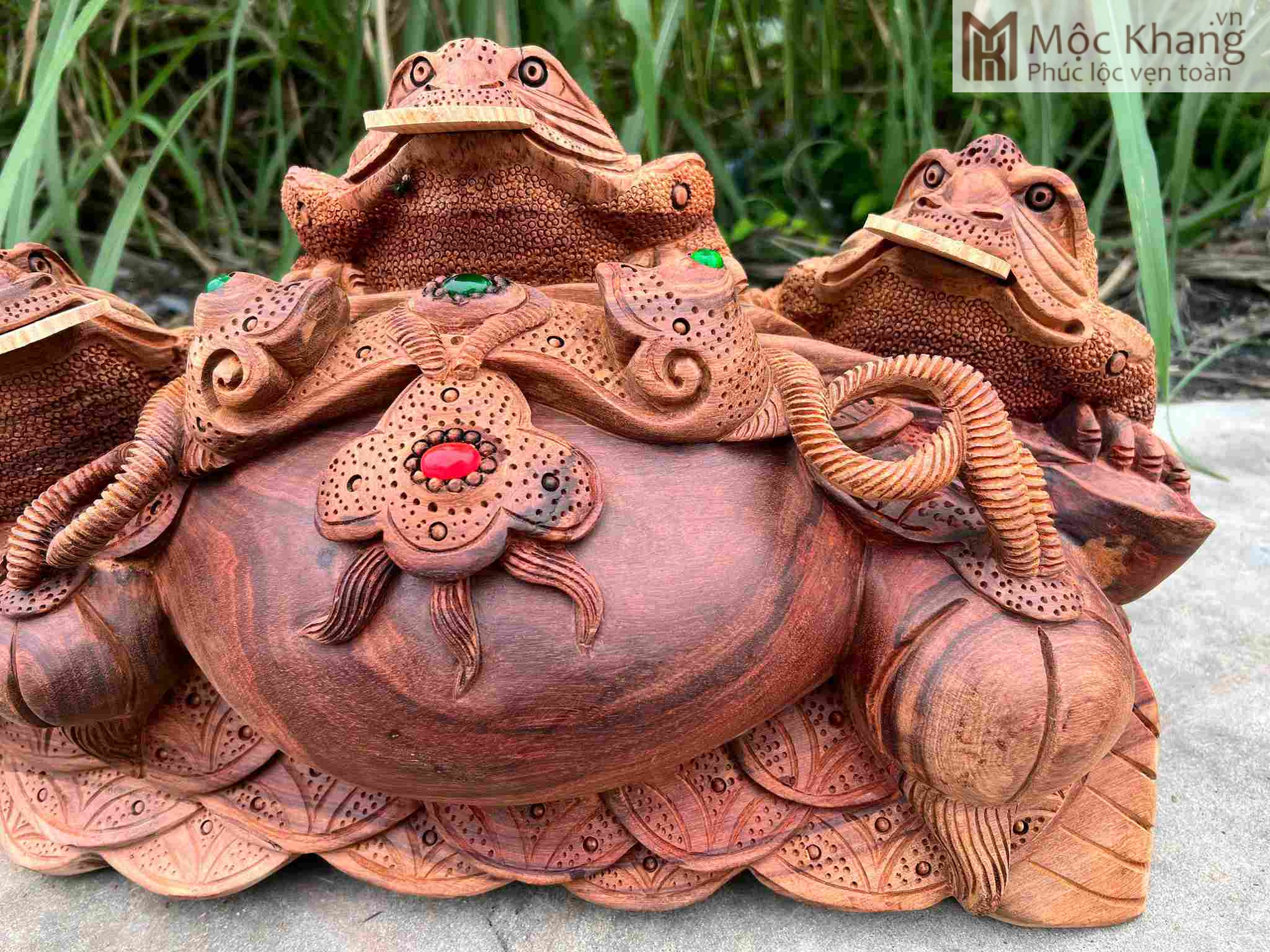 Tượng Tam Cóc Ngậm Tiền Gỗ Hương Cao 58 Ngang 33 Sâu 26 (cm) (1)_1 Tuong Tam Coc Ngam Tien Go Huong Cao 58 Ngang 33 Sau 26 cm 1 1