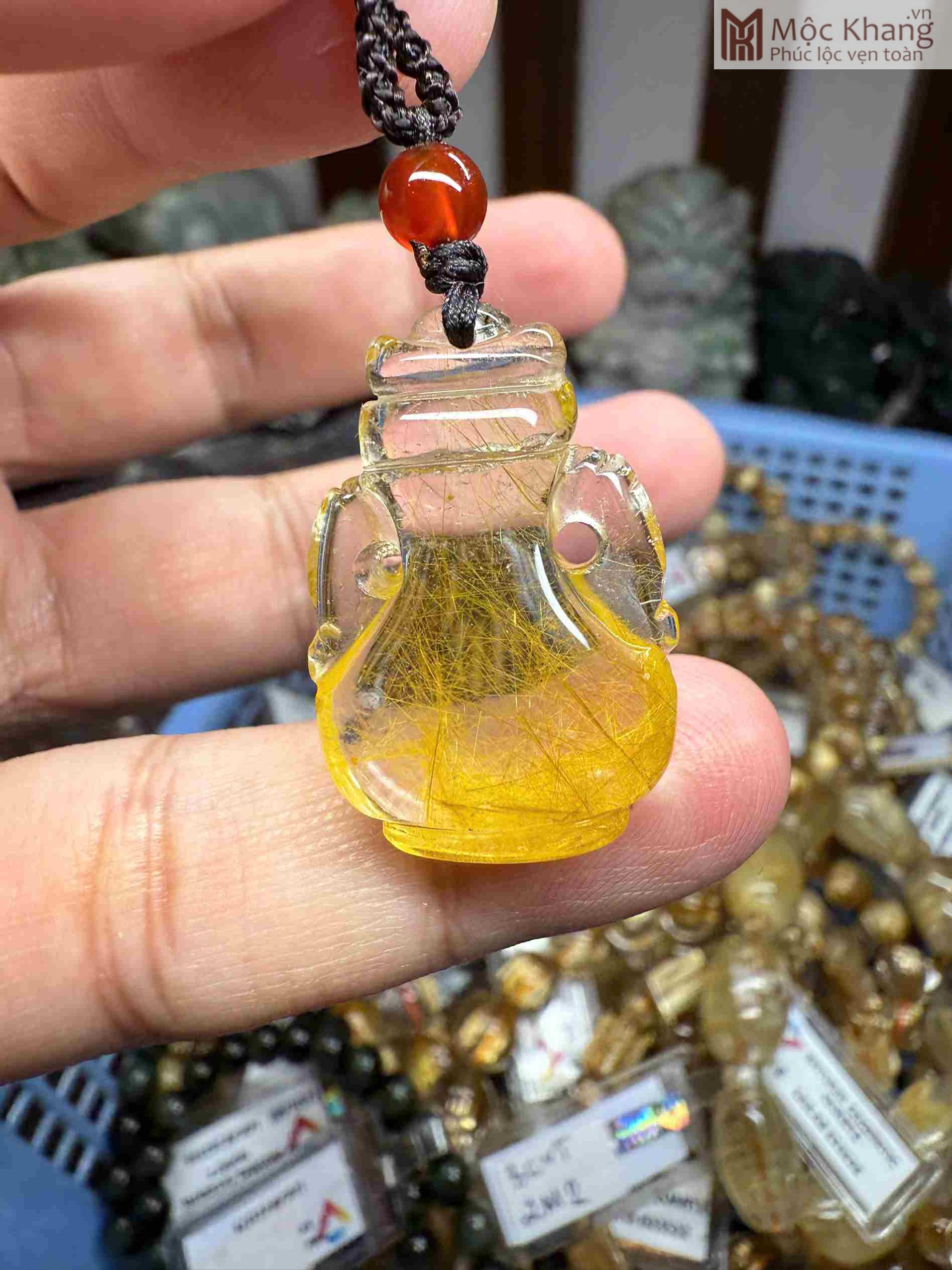 Mặt Dây Chuyền Thanh Tịnh Bình Đá Thạch Anh Tóc Vàng Cao 28.6 Ngang 19.6 Sâu 11.6 (mm) (2)_2 Mat Day Chuyen Thanh Tinh Binh Da Thach Anh Toc Vang Cao 28.6 Ngang 19.6 Sau 11.6 mm 2 2