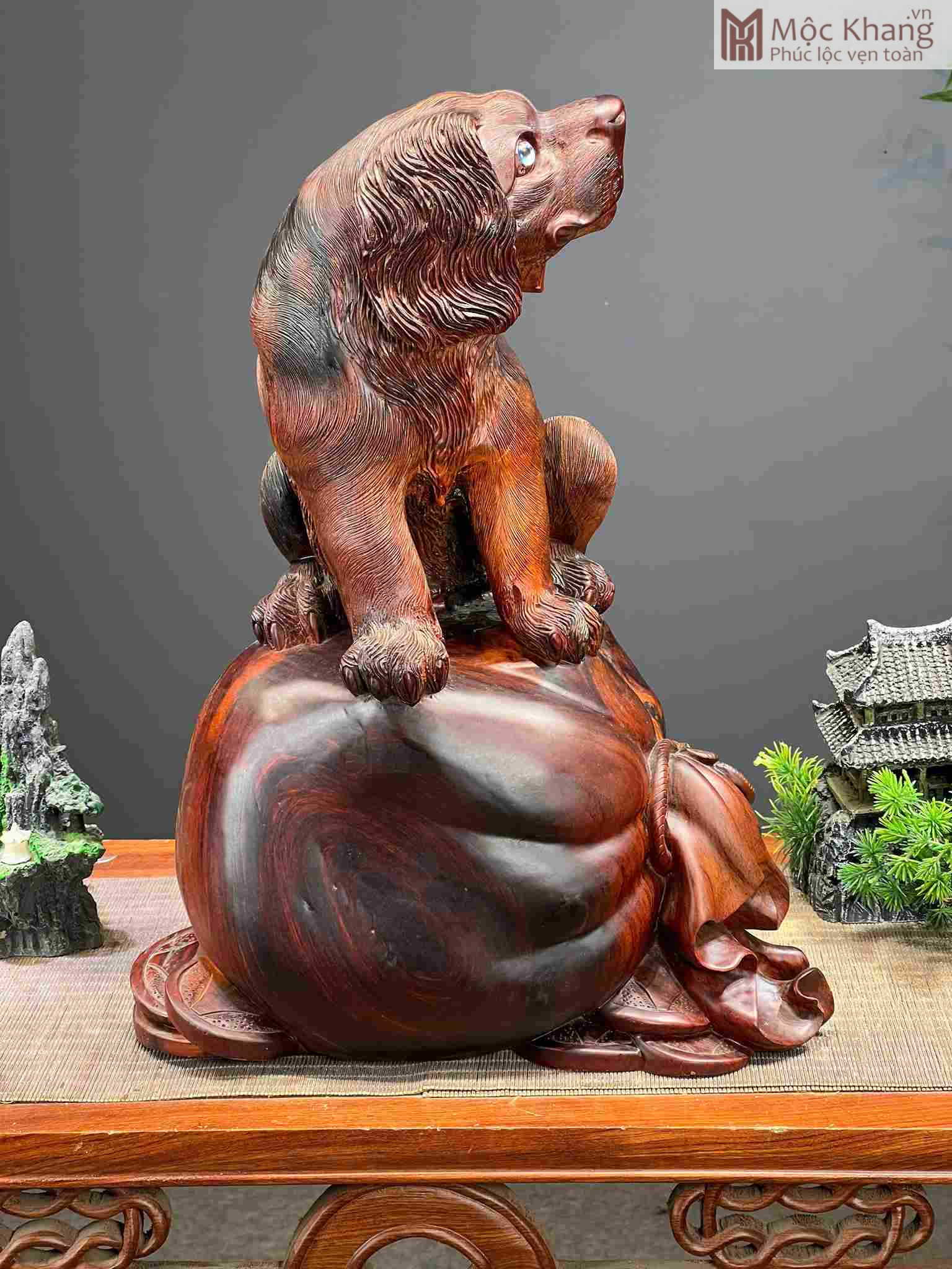 Tượng Chó Phong Thủy Gỗ Trắc Cao 43 Ngang 32 Sâu 22 (cm) (4)_1 Tuong Cho Phong Thuy Go Trac Cao 43 Ngang 32 Sau 22 cm 4 1