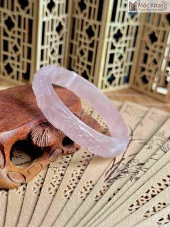 Vòng Tay Chạm Hoa Mai Đá Thạch Anh Hồng