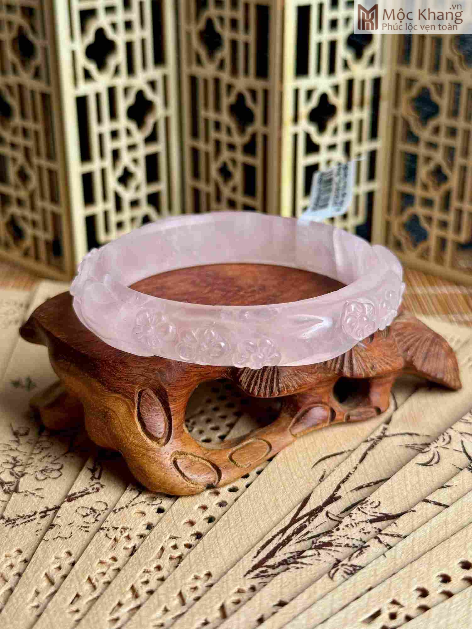 Vòng Tay Chạm Hoa Mai Đá Thạch Anh Hồng Ni 51-54 (mm) (2)_2