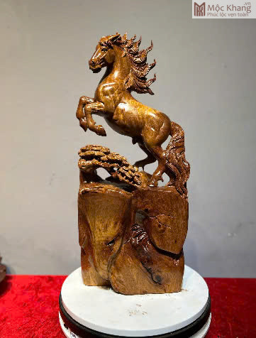 Tượng Nhất Mã Phi Thiên Gỗ Hương Cao 58 Ngang 24 Sâu 12 (cm) (1) Tượng Nhất Mã Phi Thiên Gỗ Hương