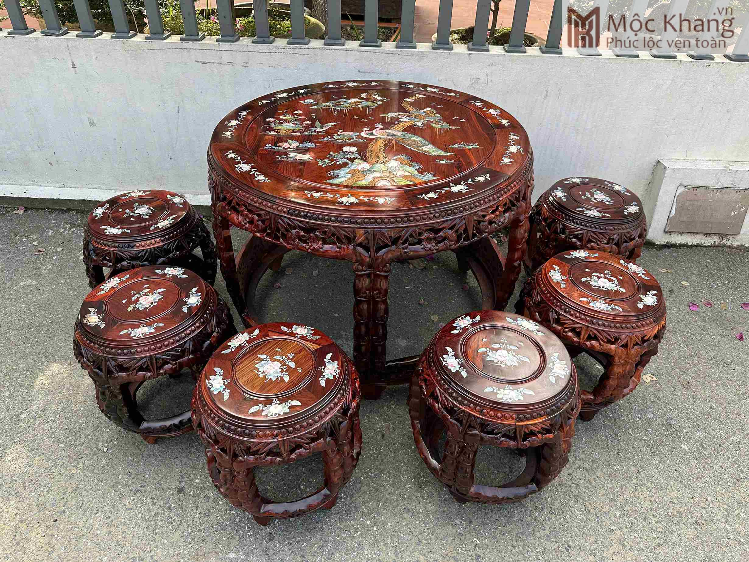 bo-ban-6-don-kham-trai-go-cam-cao-70-duong-kinh-92-cm (3)_3_11zon Bộ Bàn 6 Đôn Khảm Trai Gỗ Cẩm