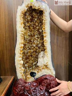 Động Đá Thạch Anh Vàng