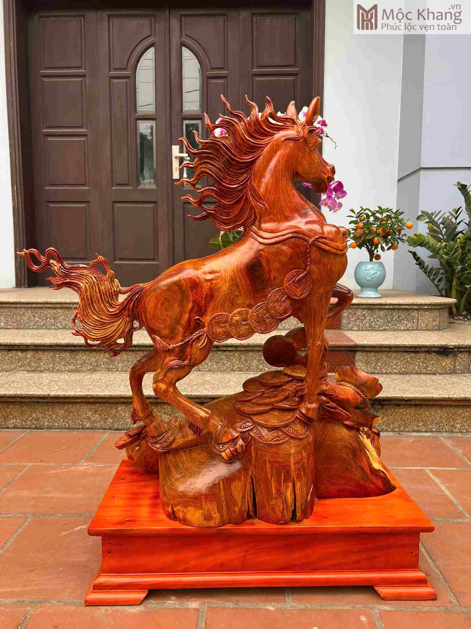 tuong-ngua-go-huong-cao-92-ngang-70-sau-32cm (5)_5_11zon tuong ngua go huong cao 92 ngang 70 sau 32cm 5 5 11zon
