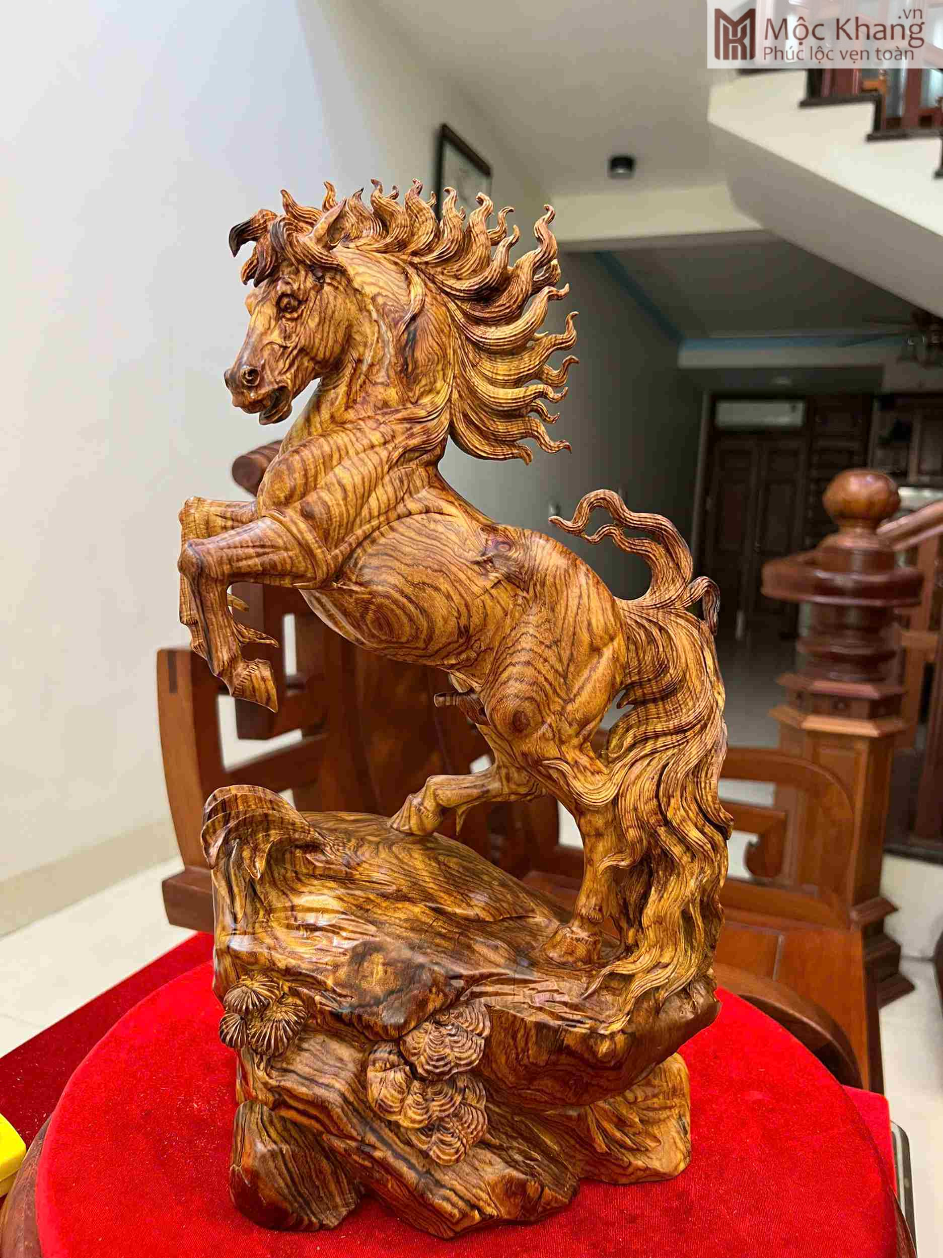 tuong-ngua-nhat-ma-phi-thien-go-cam-cao-42-ngang-23-sau-15-cm (1)_1_11zon Tượng Ngựa (Nhất Mã Phi Thiên) Gỗ Cẩm