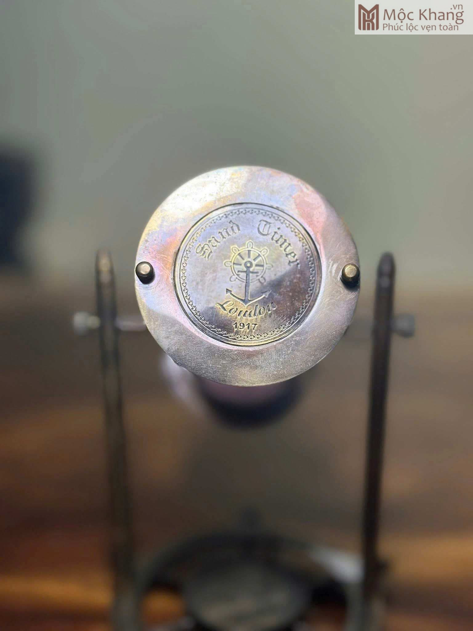 Tác Phẩm Đồng Hồ Cát 1917 Cao 22 Đường Kính 12 (cm) Tác Phẩm Đồng Hồ Cát 1917