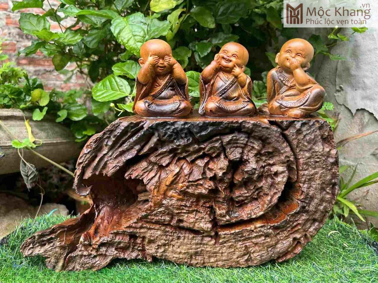 Tượng Chú Tiểu Vô Ưu Gỗ Bách Xanh Cao 28 Ngang 36 Sâu 17 (cm) Tượng Chú Tiểu Vô Ưu Gỗ Bách Xanh