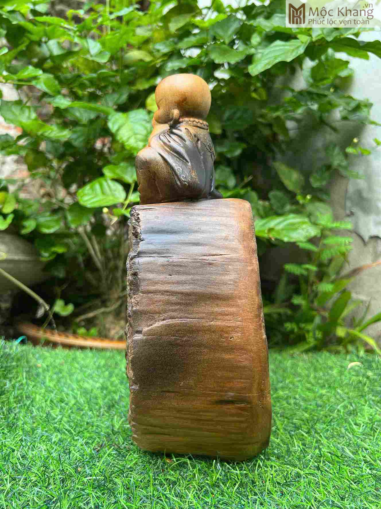 Tượng Chú Tiểu Vô Ưu Gỗ Bách Xanh Cao 28 Ngang 36 Sâu 17 (cm) Tượng Chú Tiểu Vô Ưu Gỗ Bách Xanh