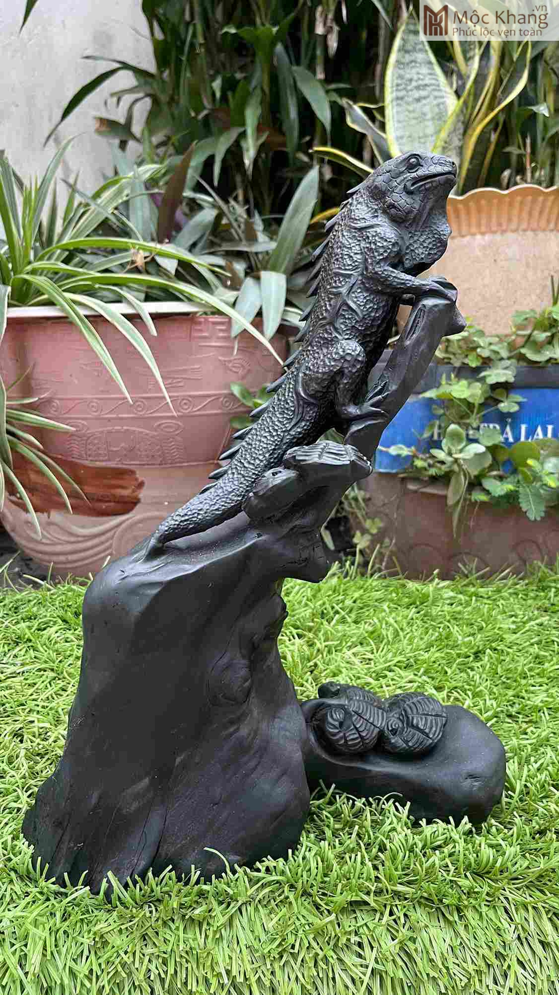 Tượng Kỳ Nhông Gỗ Mun Khánh Hòa Cao 37 Ngang 29 Sâu 12 (cm) Tượng Kỳ Nhông Gỗ Mun Khánh Hòa