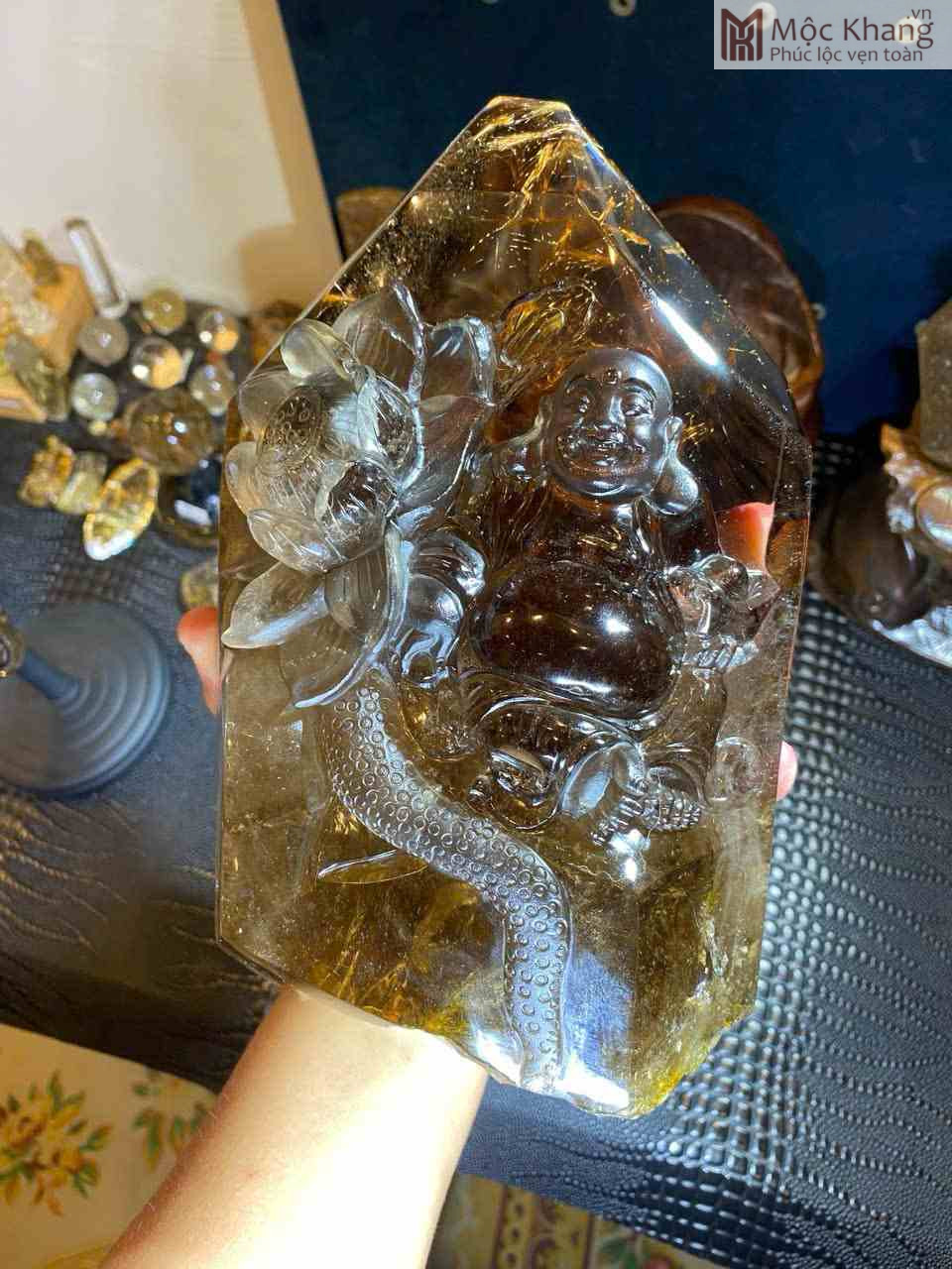 tuong-phat-di-lac-thach-anh-toc-vang-cao-220-ngang-140-sau-83-8mm (3)_3_11zon tuong phat di lac thach anh toc vang cao 220 ngang 140 sau 83 8mm 3 3 11zon