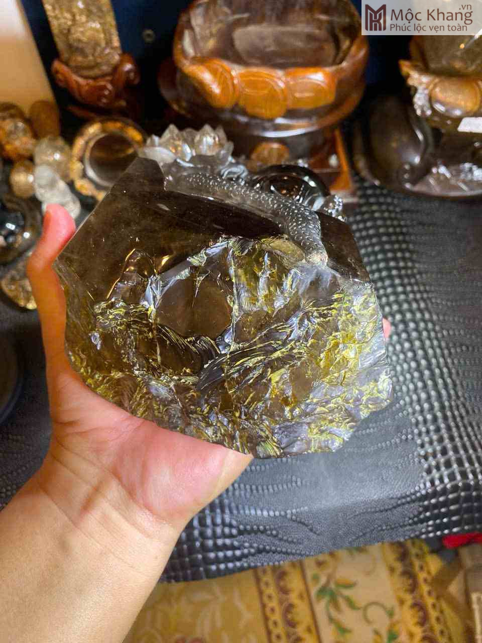 tuong-phat-di-lac-thach-anh-toc-vang-cao-220-ngang-140-sau-83-8mm (5)_5_11zon tuong phat di lac thach anh toc vang cao 220 ngang 140 sau 83 8mm 5 5 11zon