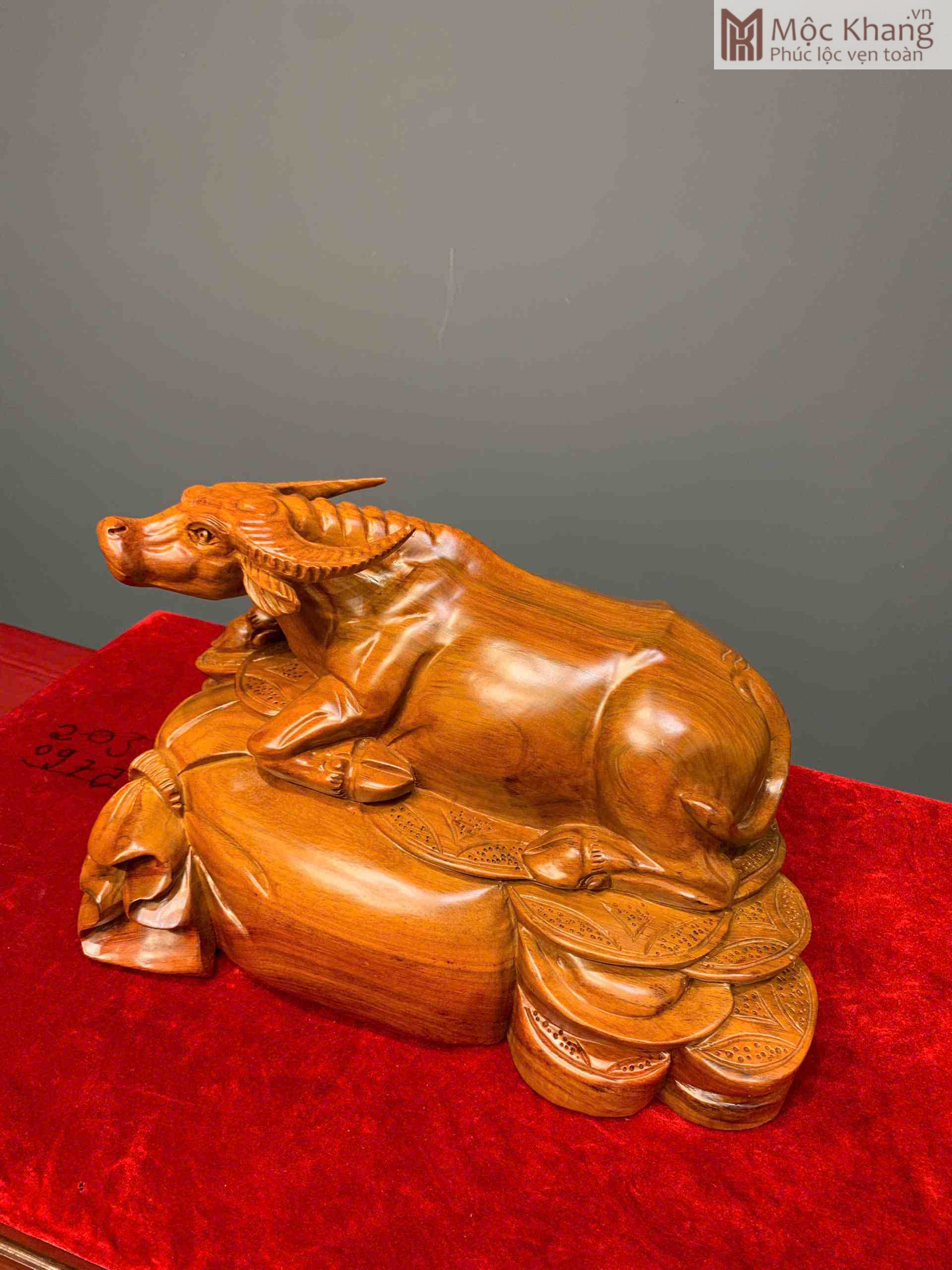 Tượng Trâu Tài Lộc Gỗ Hương Cao 24 Ngang 38 Sâu 22 (cm) Tượng Trâu Tài Lộc Gỗ Hương