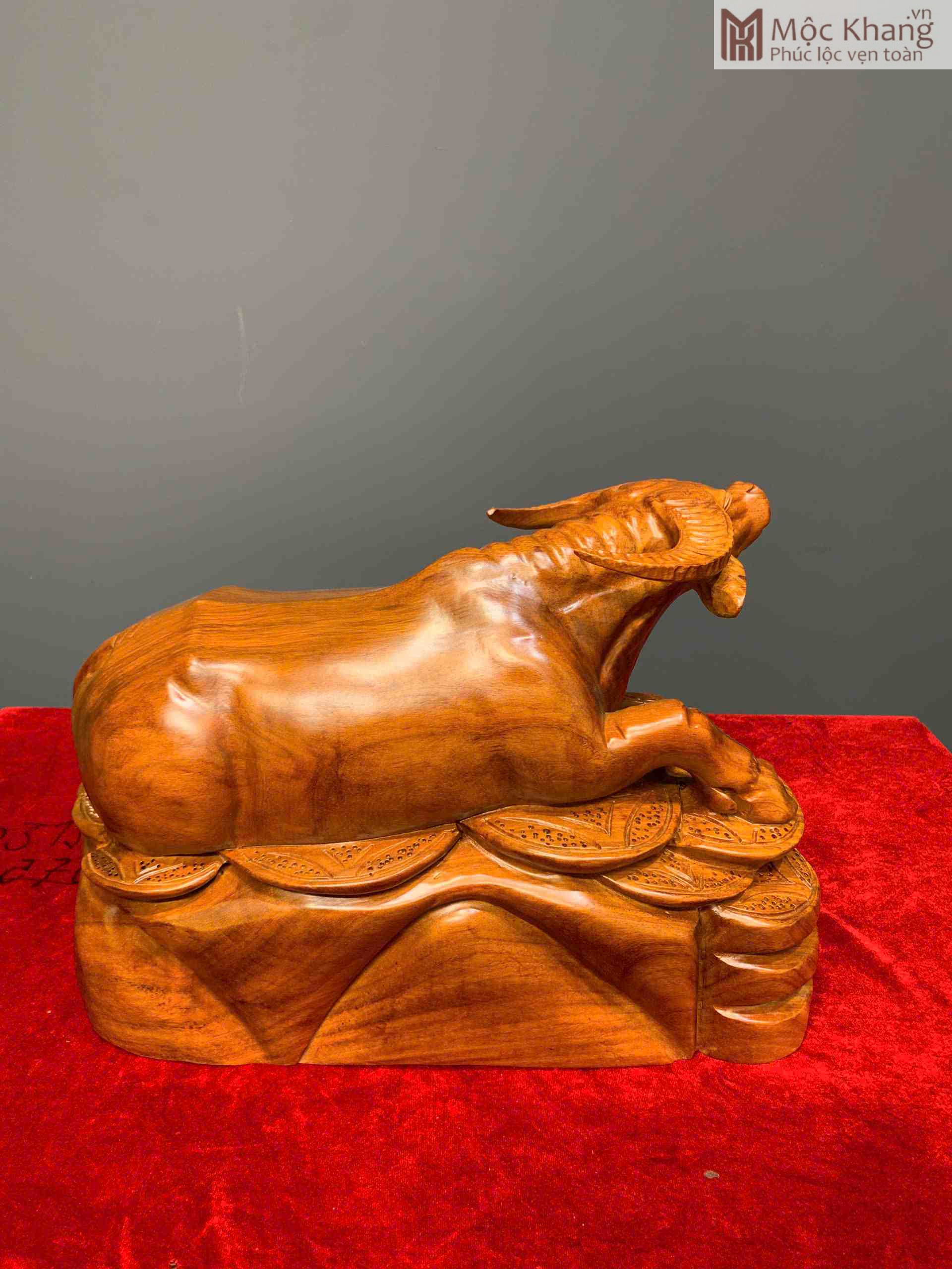 Tượng Trâu Tài Lộc Gỗ Hương Cao 24 Ngang 38 Sâu 22 (cm) Tượng Trâu Tài Lộc Gỗ Hương