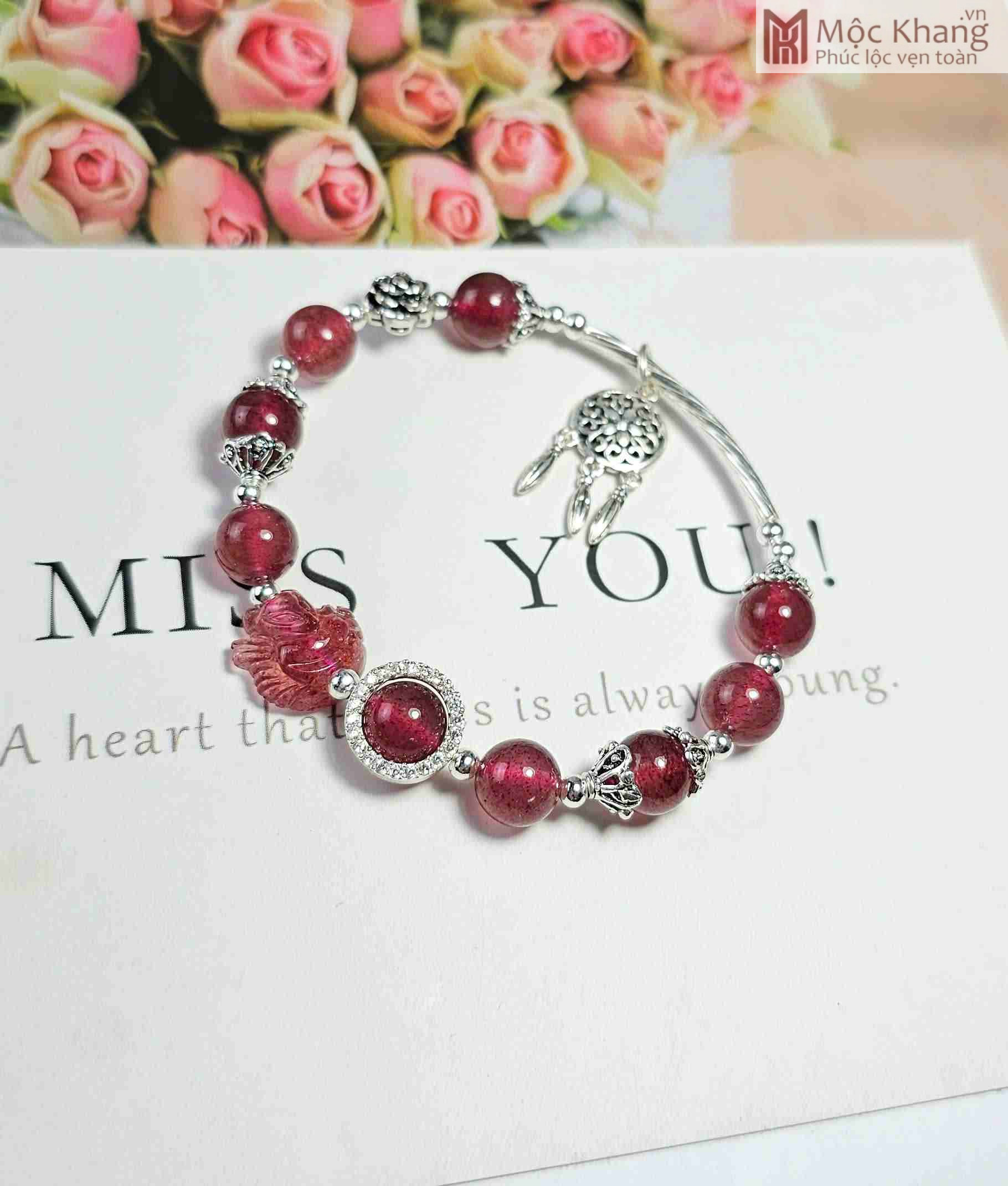 vong-tay-ho-ly-thach-anh-dau-tay-mix-charm-bac (2)_2_11zon Vòng Tay Hồ Ly Thạch Anh Dâu Tây Mix Charm Bạc