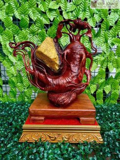 Tác Phẩm Sâm Trường Thọ Gỗ Hương Ôm Đá Tự Nhiên – Dát Vàng 24K