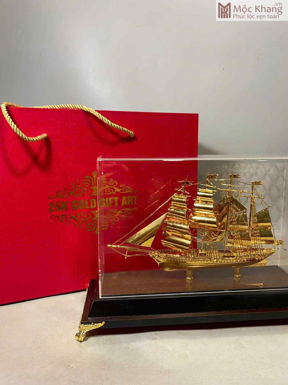 Thuận Buồm Xuôi Gió Phủ Vàng 24K (8)_8 Thuận Buồm Xuôi Gió Phủ Vàng 24K