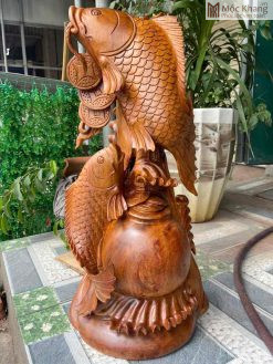 Tượng Song Ngư Vờn Bình Gỗ Hương