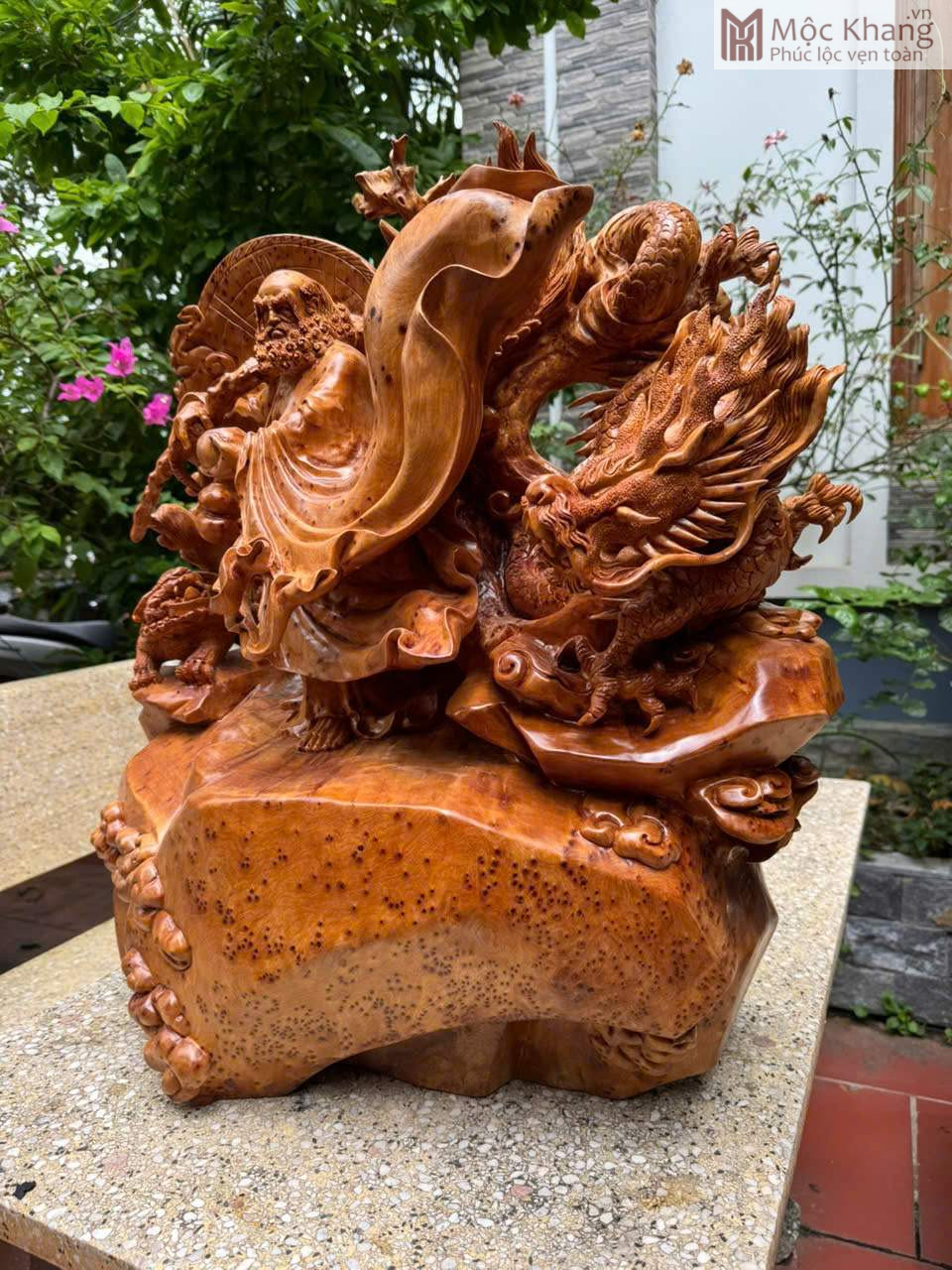 tuong-dat-ma-su-to-dung-rong-go-nu-ngoc-am (2) Tượng Đạt Ma Sư Tổ Đứng Rồng Gỗ Nu Ngọc Am