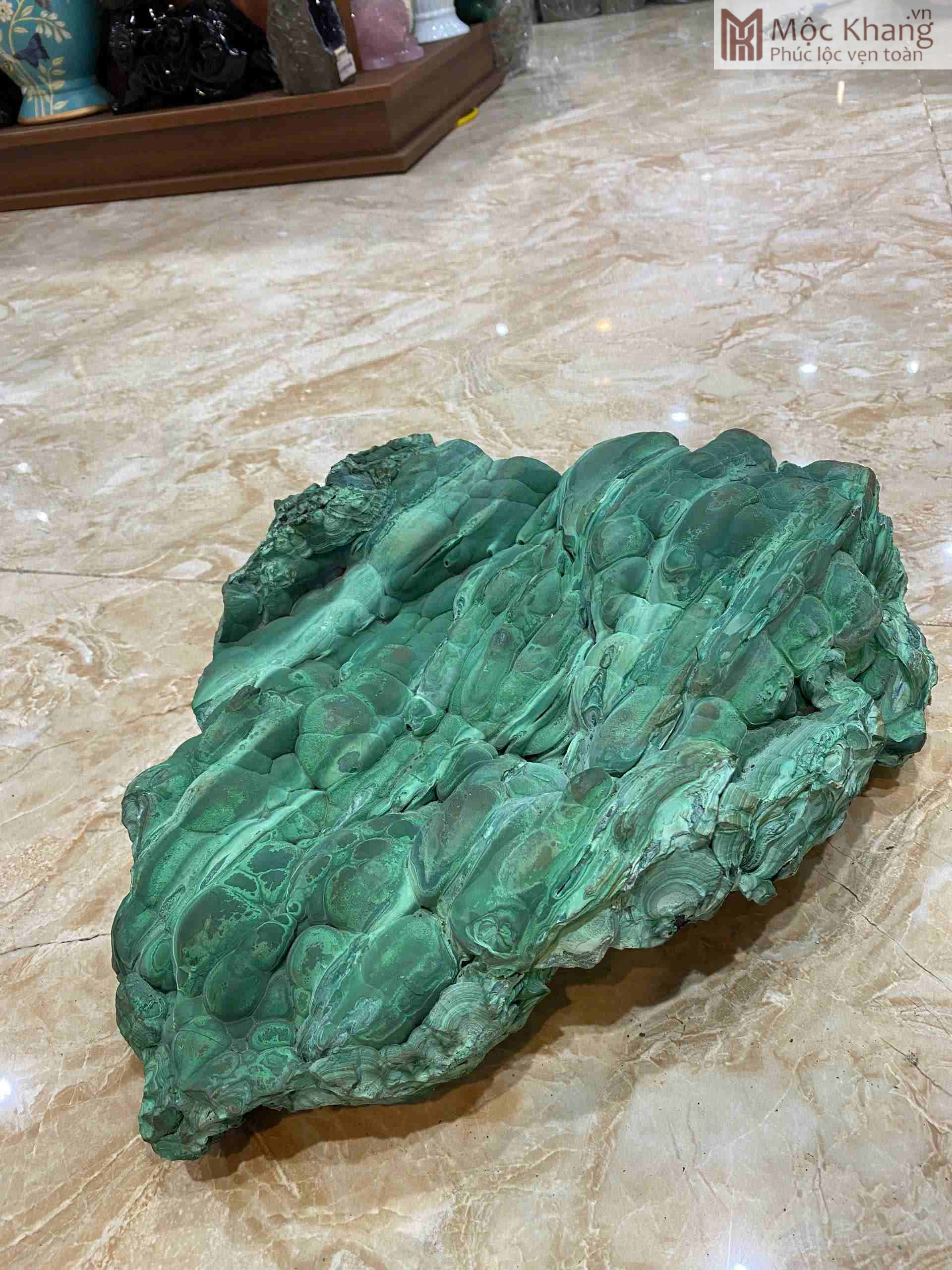 Tác Phẩm Đá Cảnh Lông Công (Malachite) Cao 10 (cm) (3)_3 Tac Pham Da Canh Long Cong Malachite Cao 10 cm 3 3