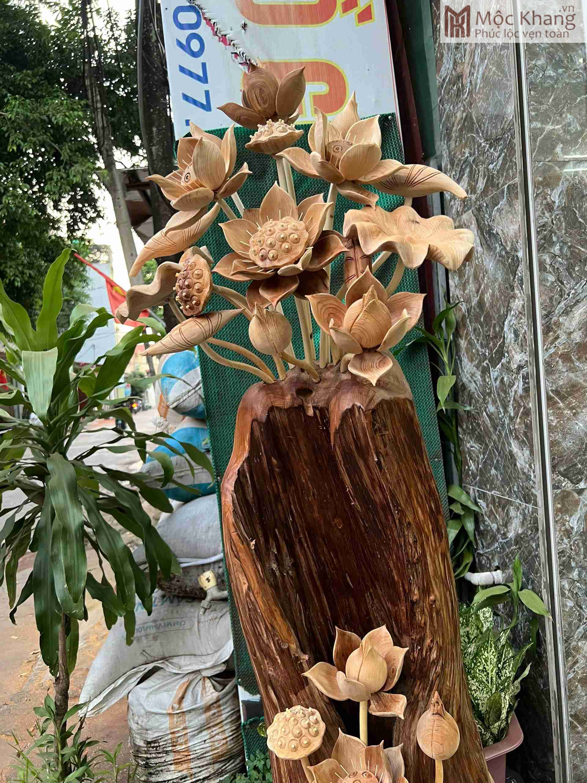 Bình Hoa Sen Lũa Gỗ Ngọc Am Cao 130 (cm) (1)_1 Binh Hoa Sen Lua Go Ngoc Am Cao 130 cm 1 1